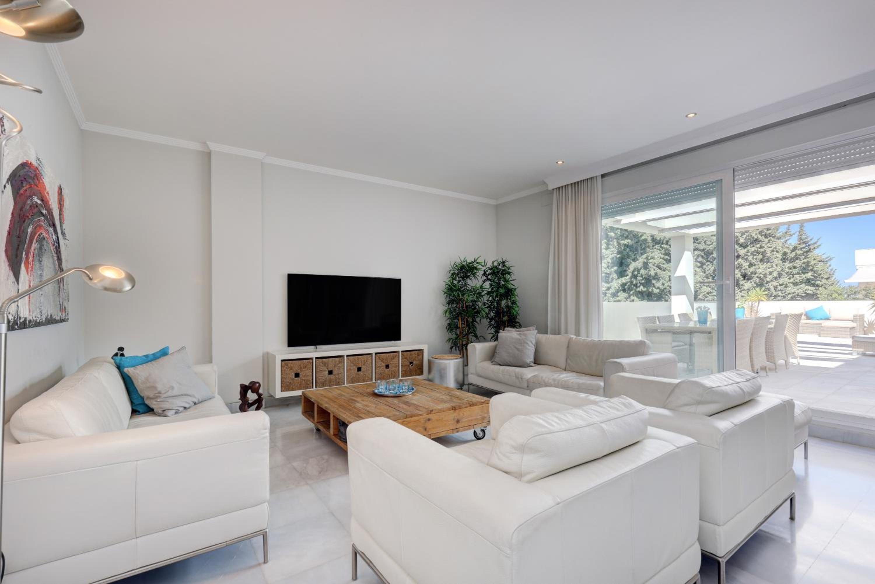 Two-Bedroom Deluxe Apartment with Garden View photo 1
