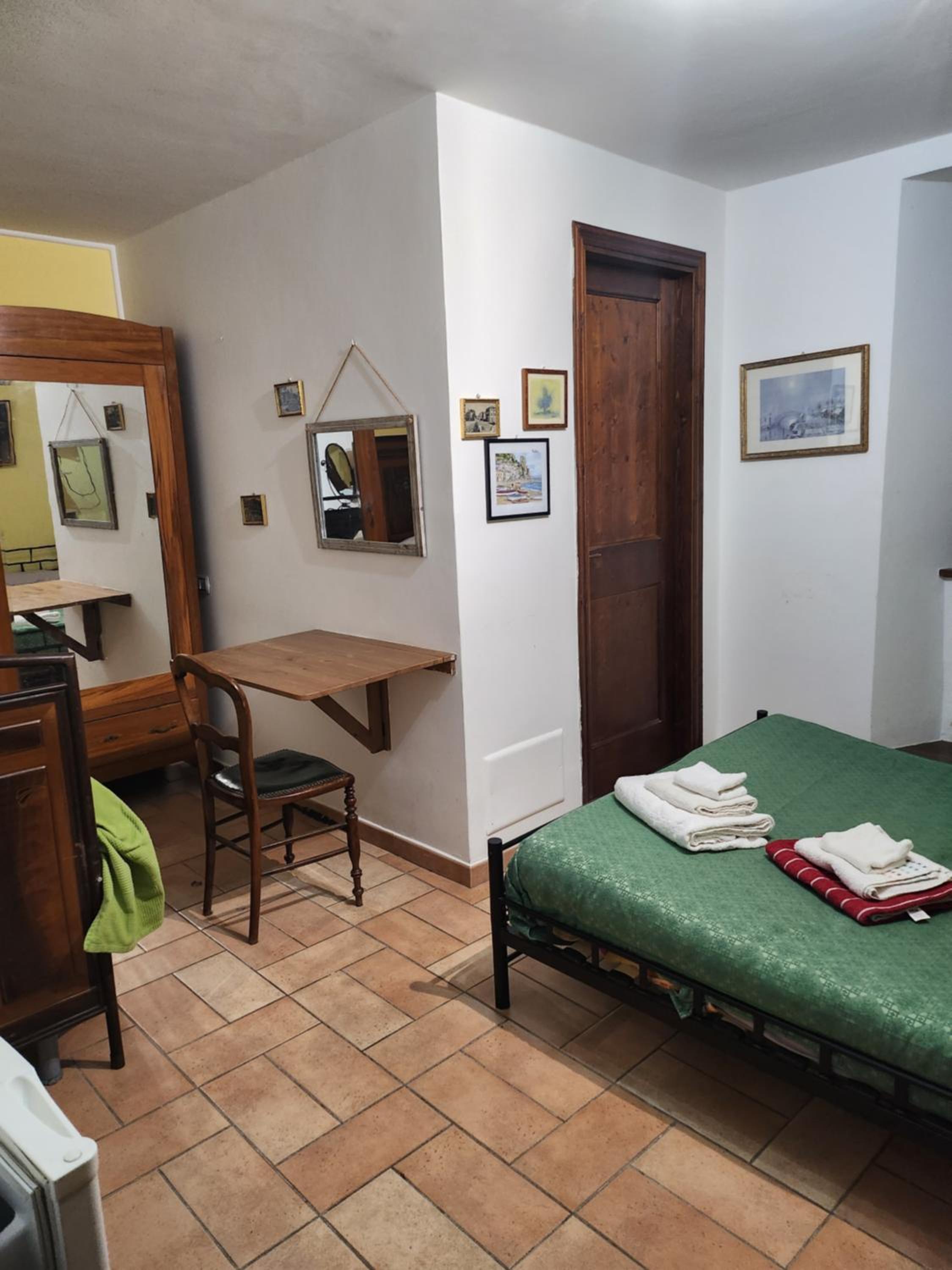 Double Room - Photo 5