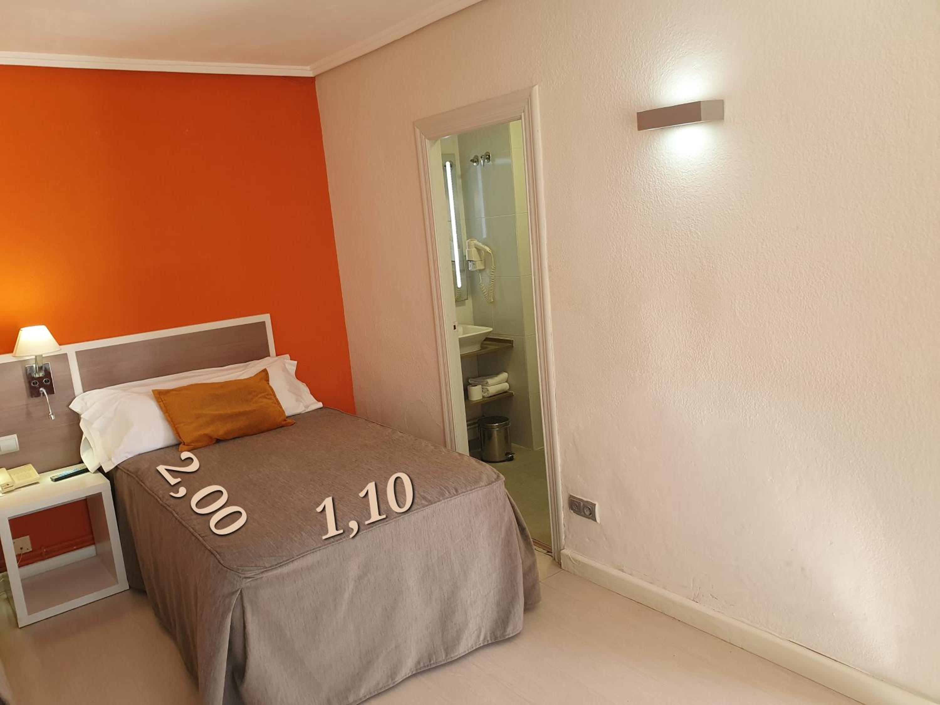 Habitación Individual con 1 Cama Extra Grande y Terraza.