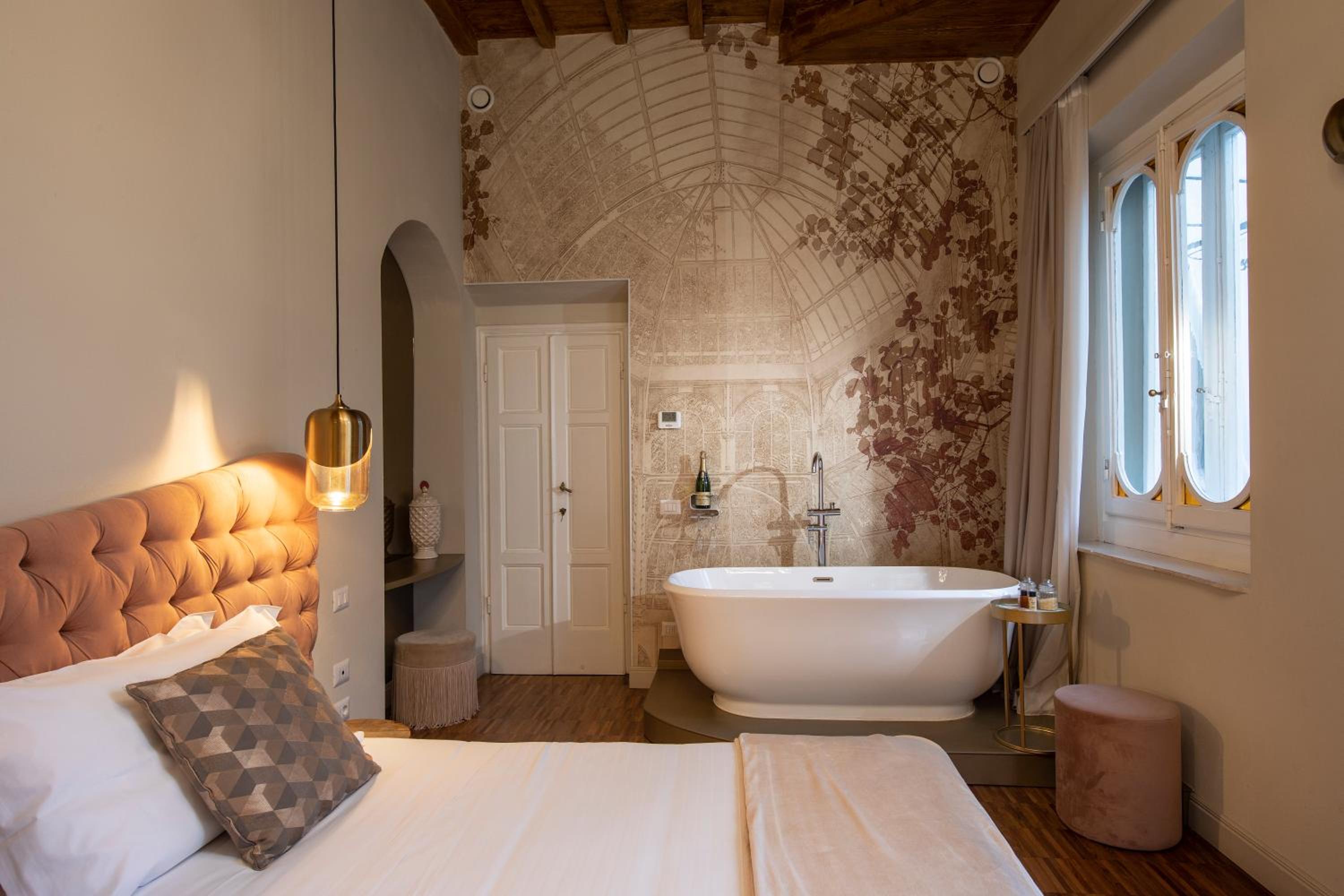Deluxe Double Room with Bath photo 2