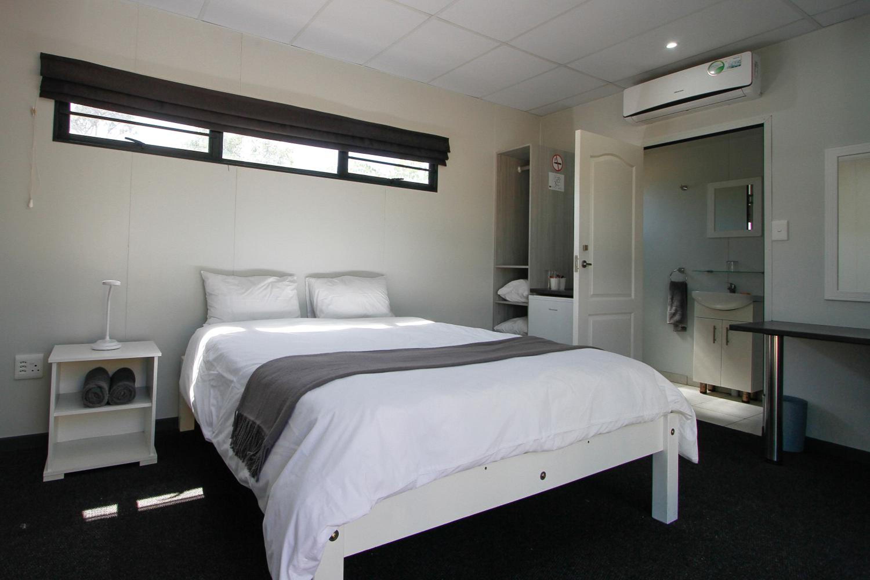 Double Room - Photo 10