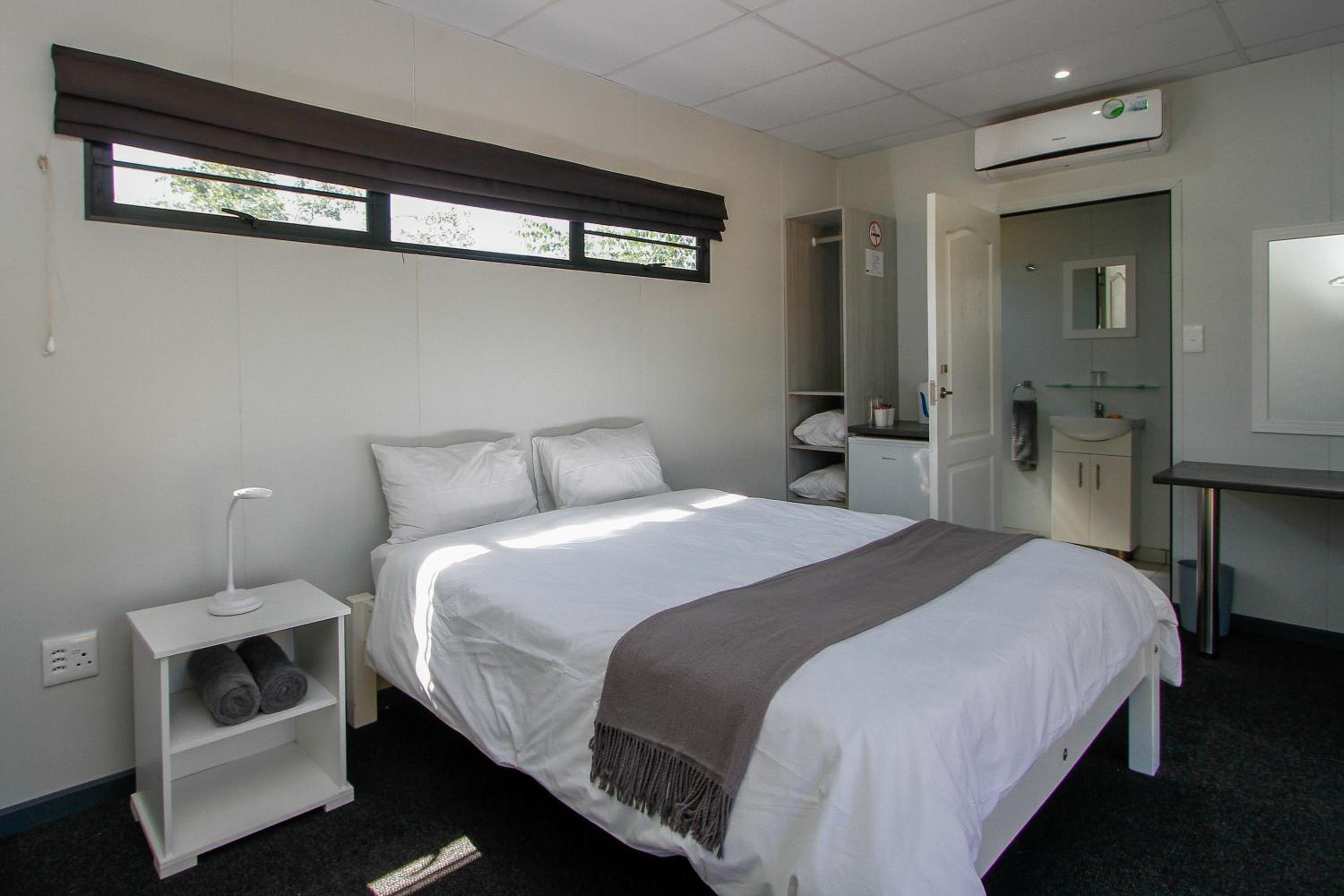 Double Room - Photo 8