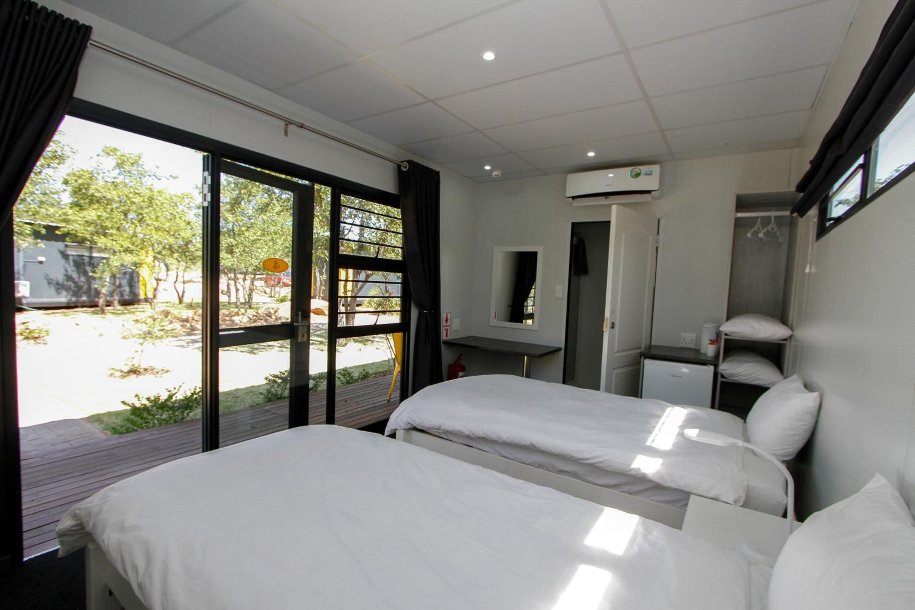 Twin Room - Photo 2