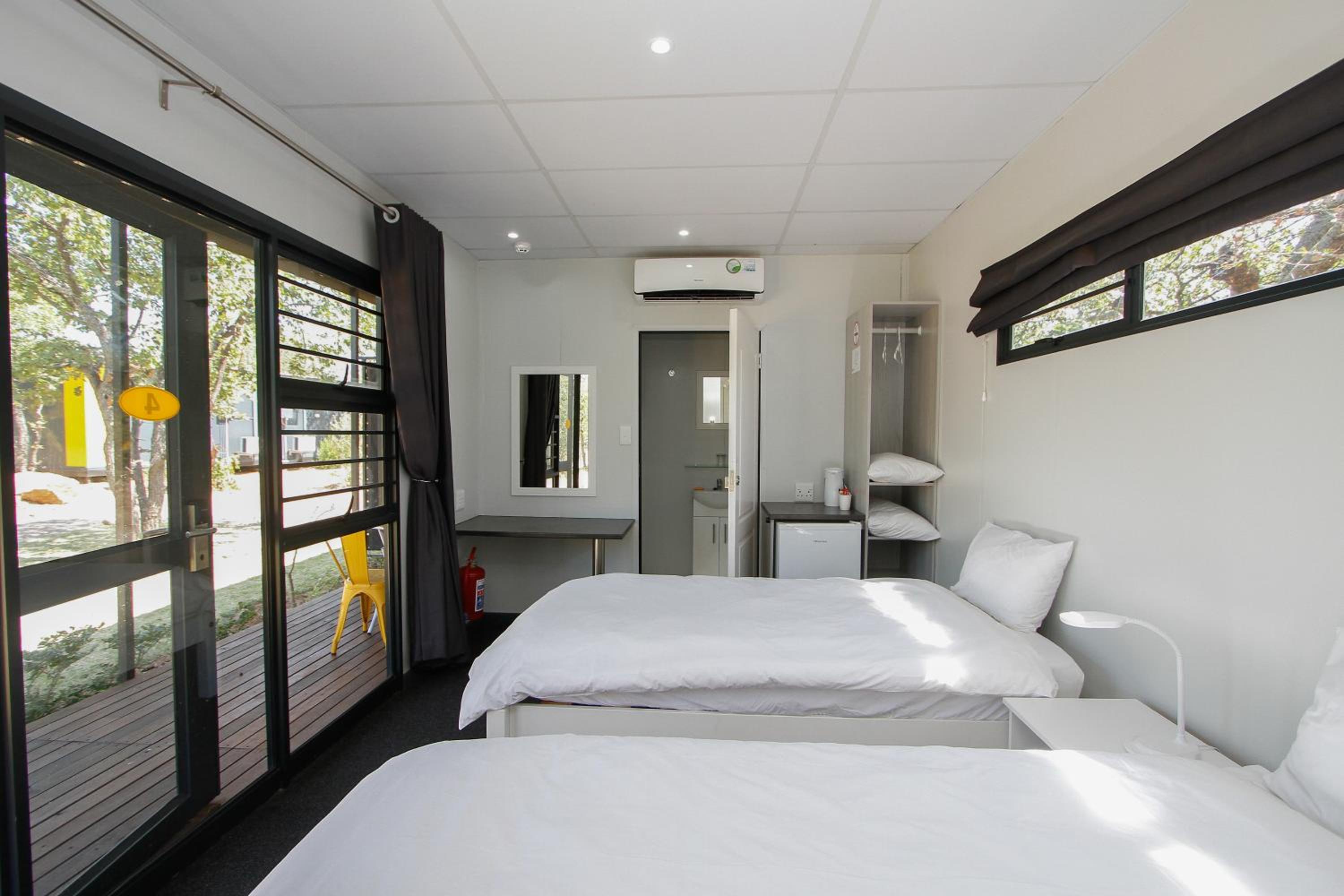 Twin Room - Photo 6