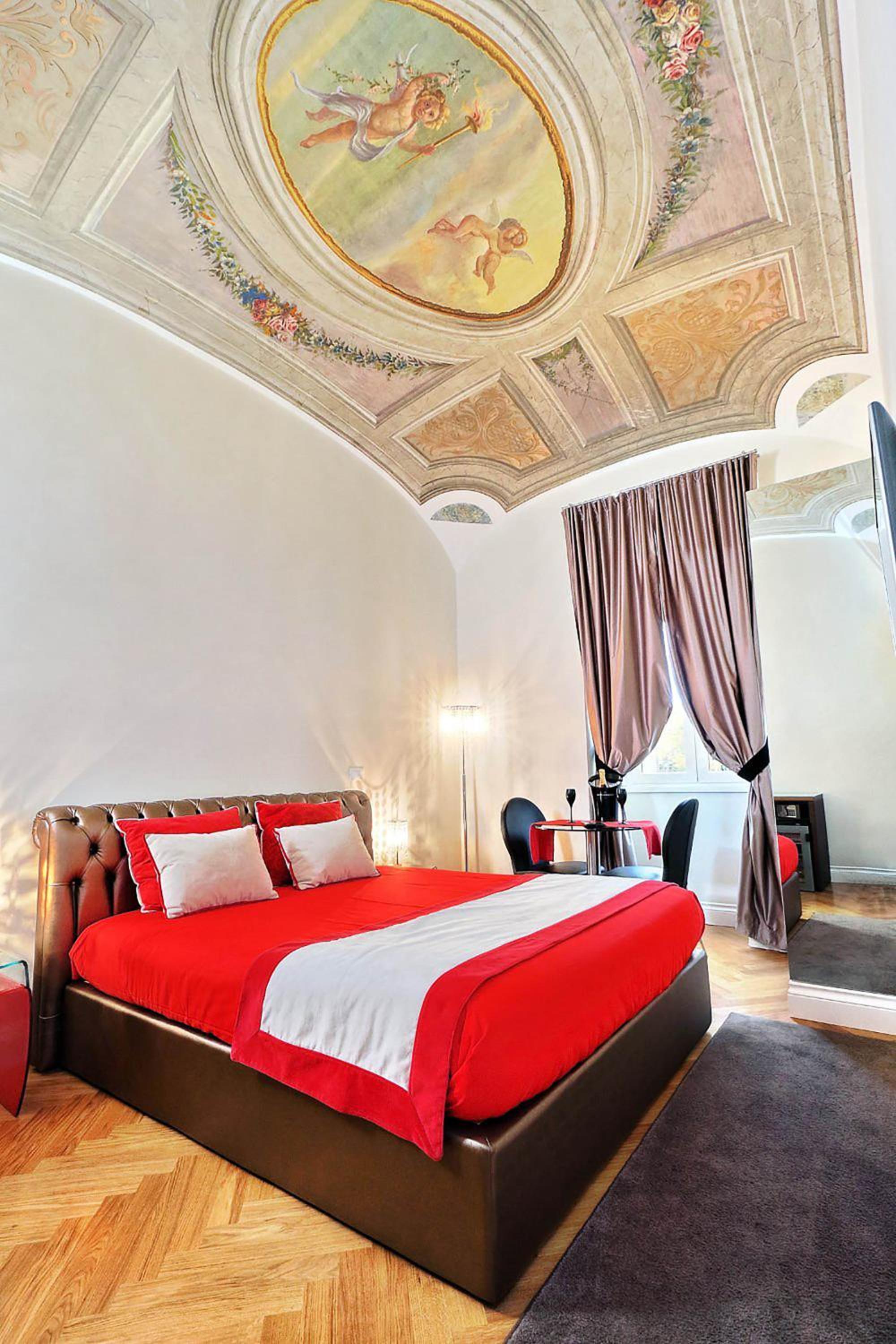 Deluxe Room (2 Adults + 1 Child)