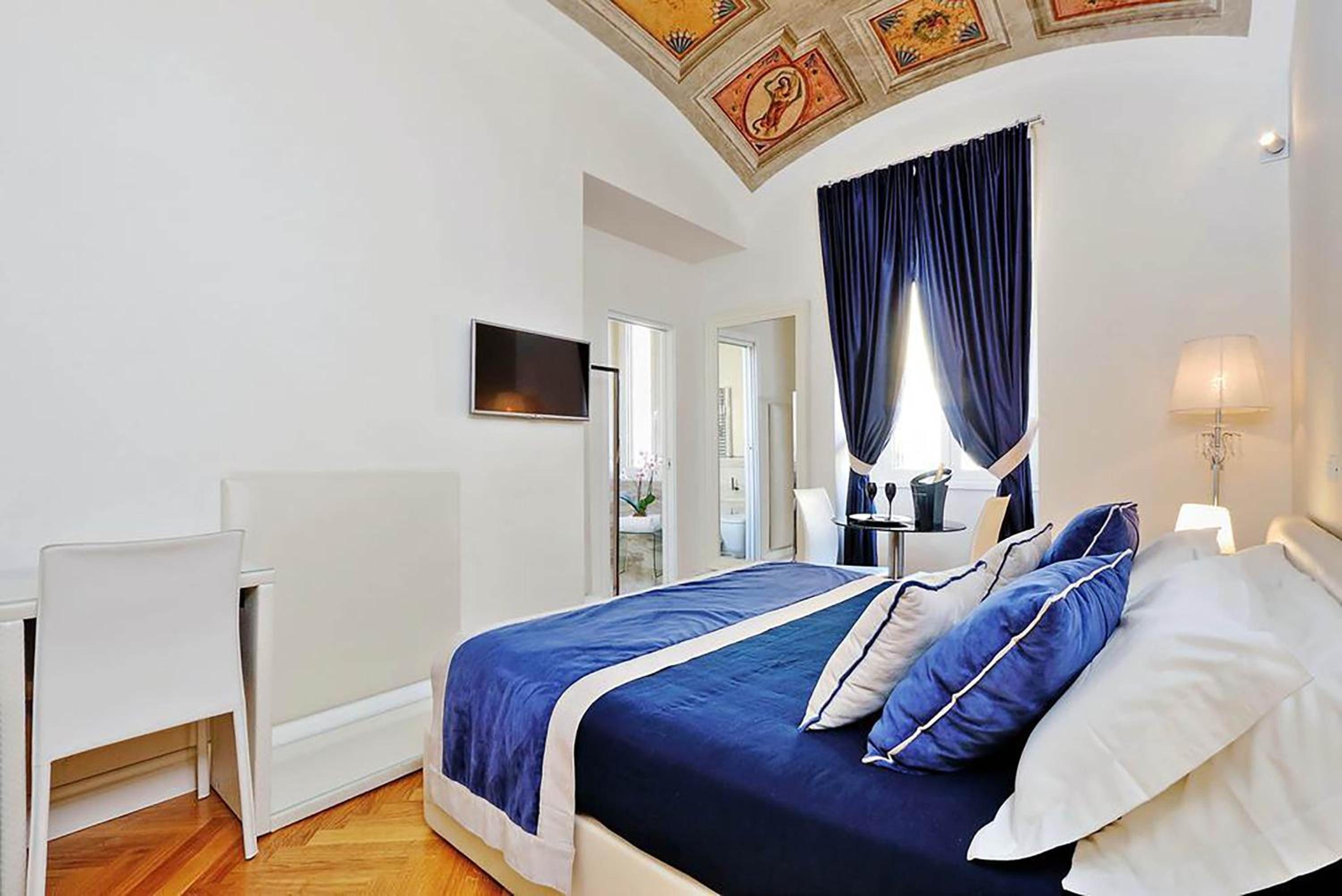 Deluxe Room (2 Adults + 1 Child) photo 3