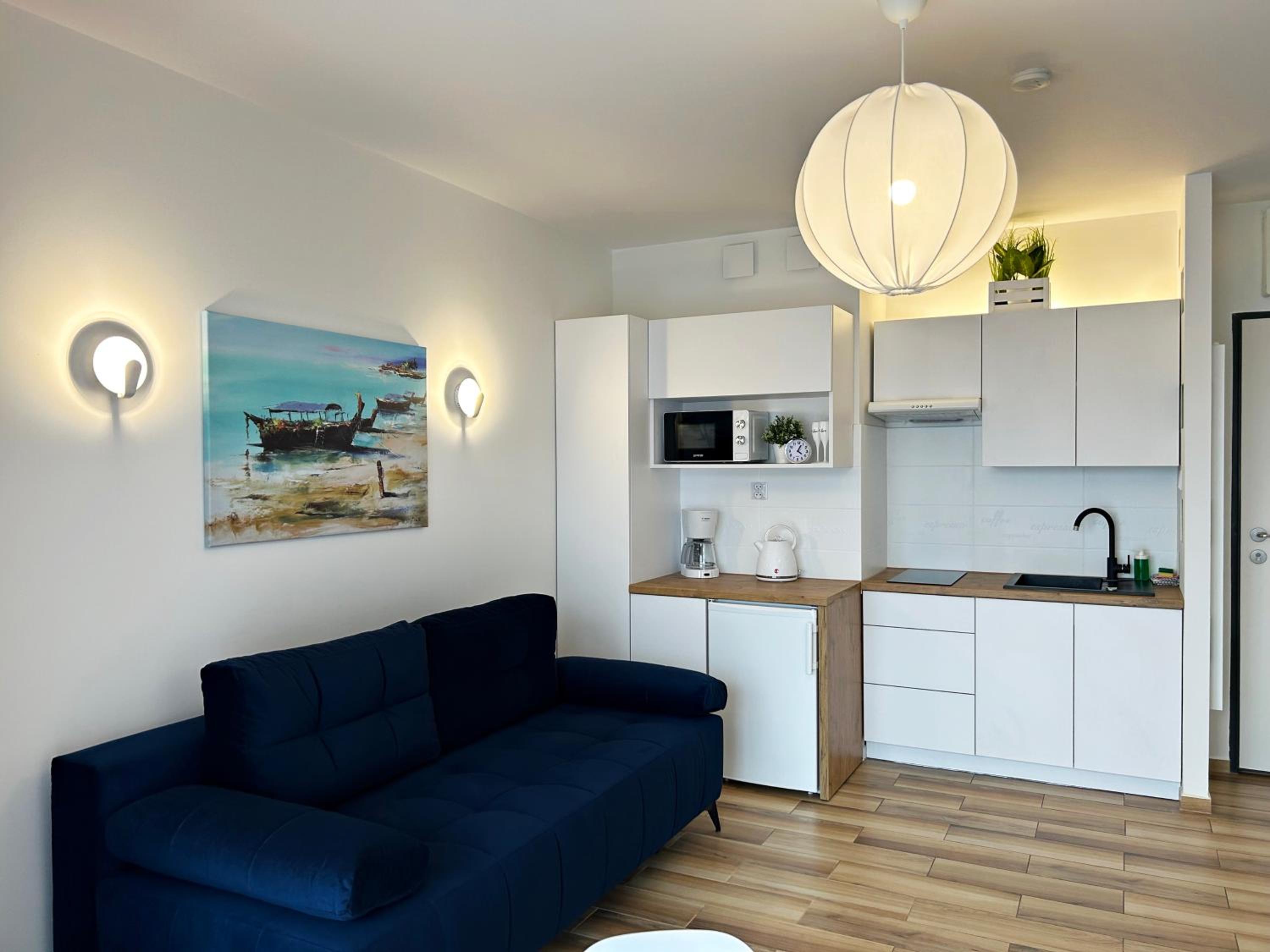 One-Bedroom Apartment with Balcony photo 1