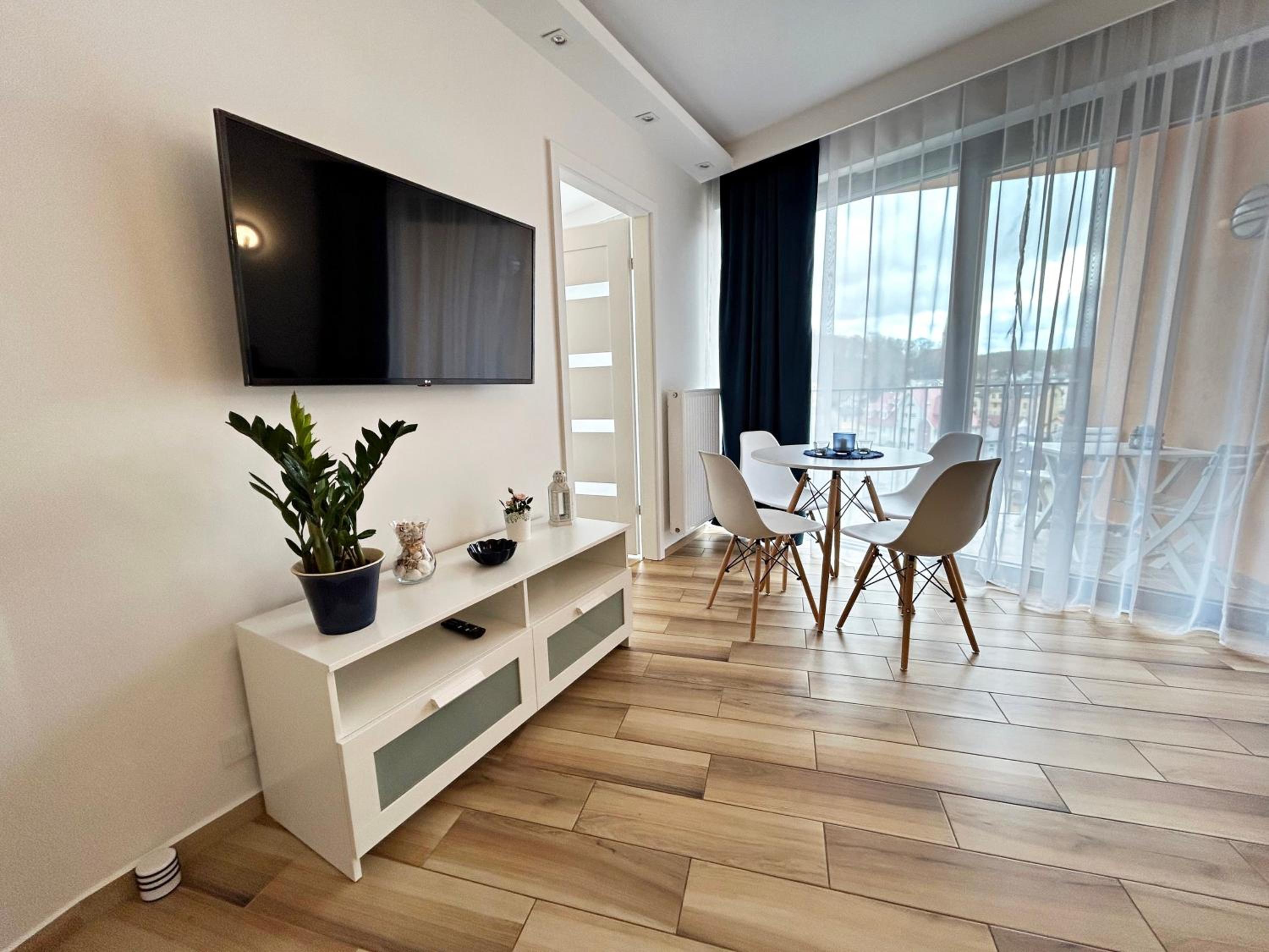 One-Bedroom Apartment with Balcony photo 3