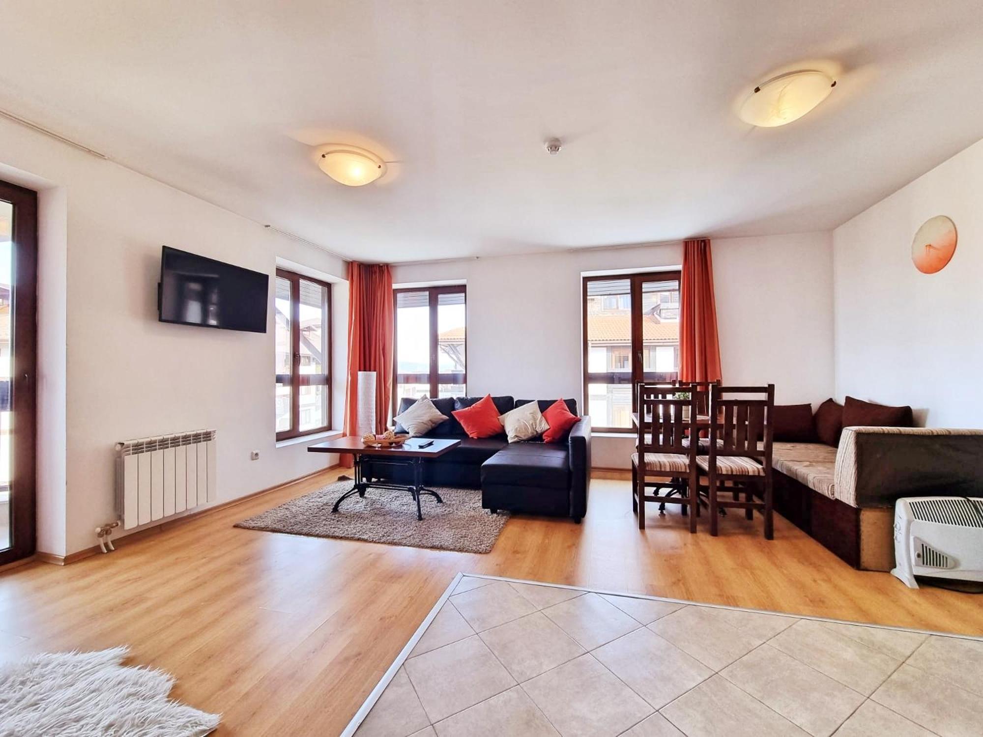Apartment with Mountain View - Photo 1