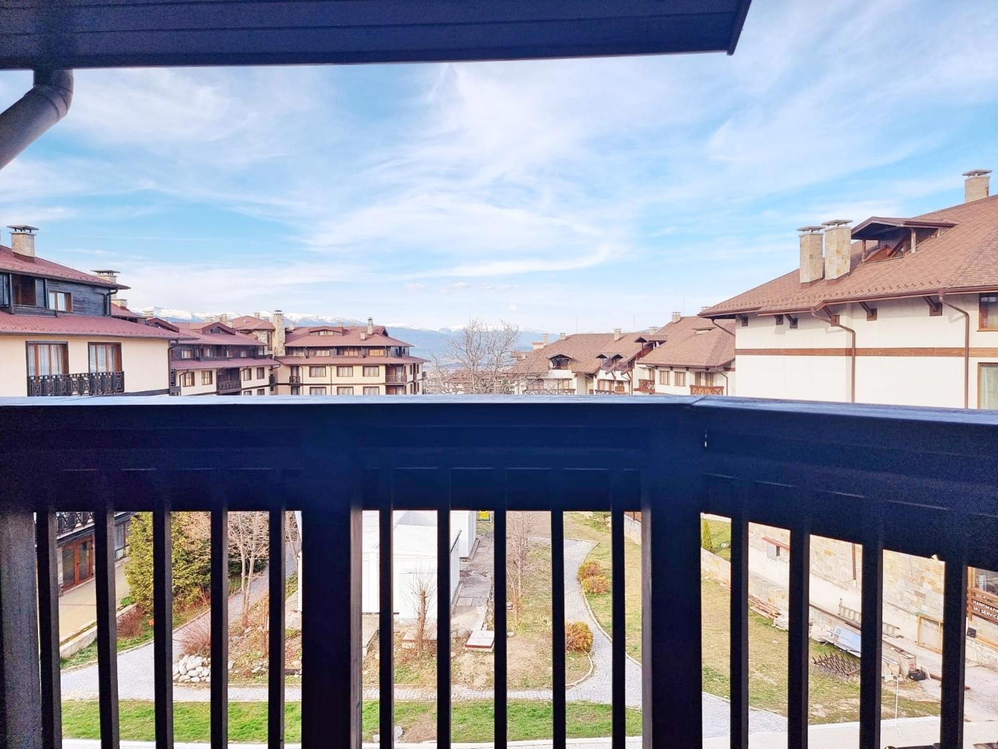 Apartment with Mountain View - Photo 48