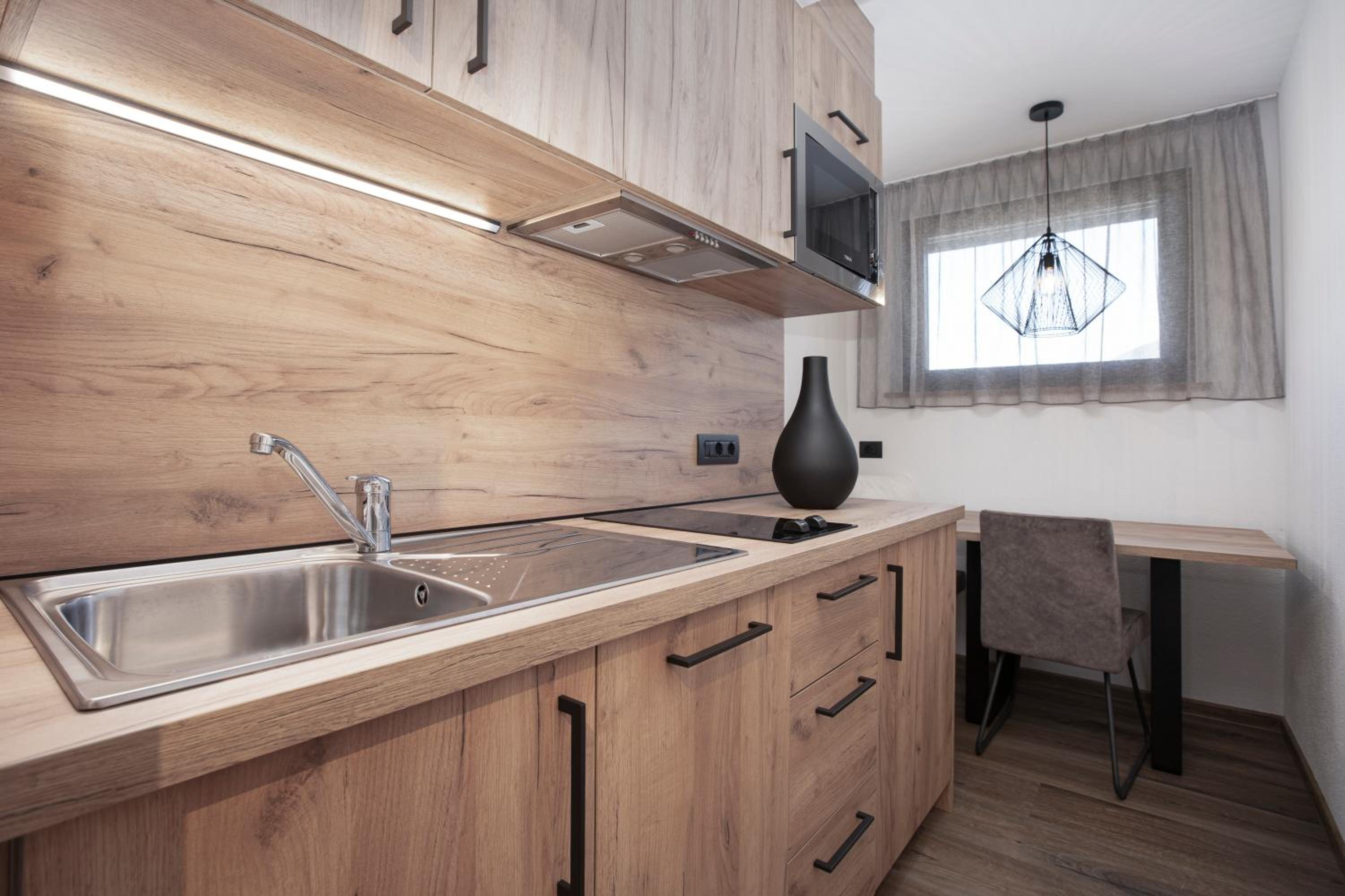Studio Apartment - Photo 13