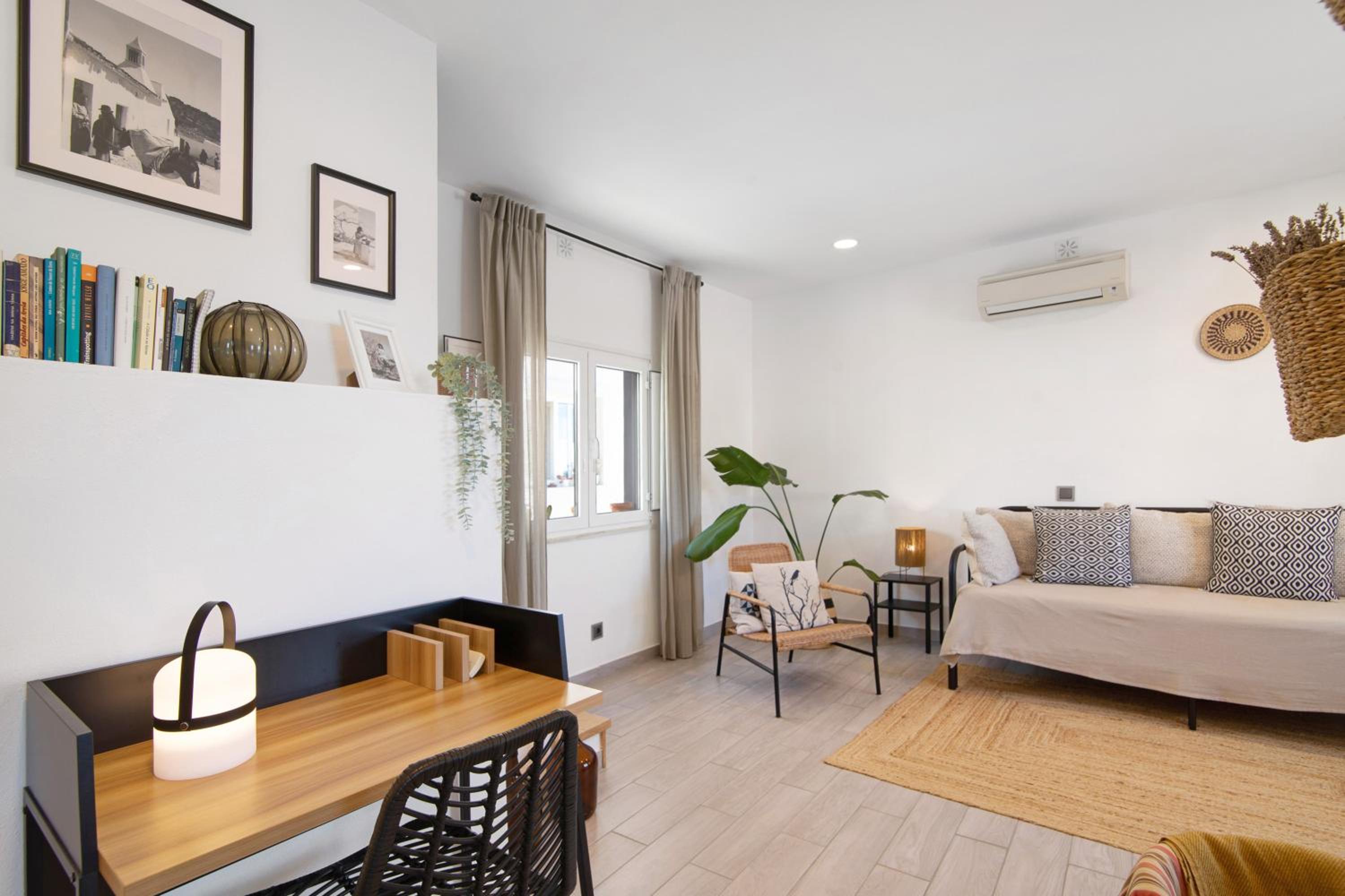 One-Bedroom House photo 1