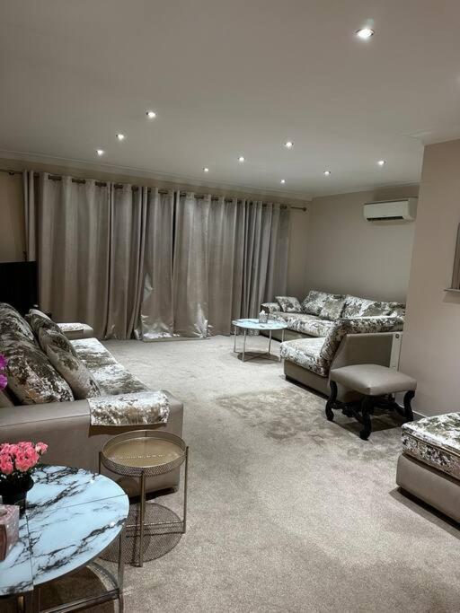 Four-Bedroom House photo 1