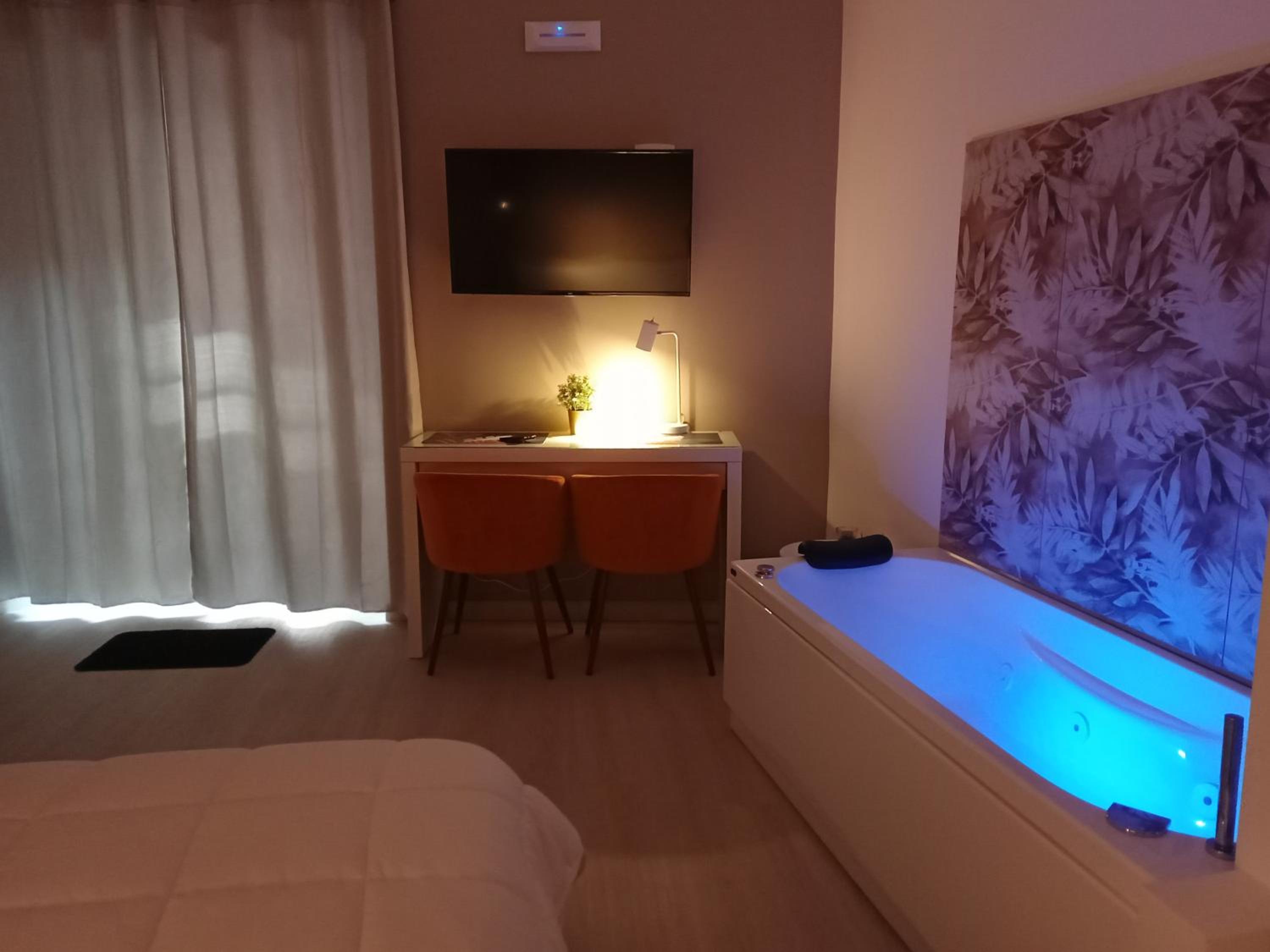 Double Room - Photo 9