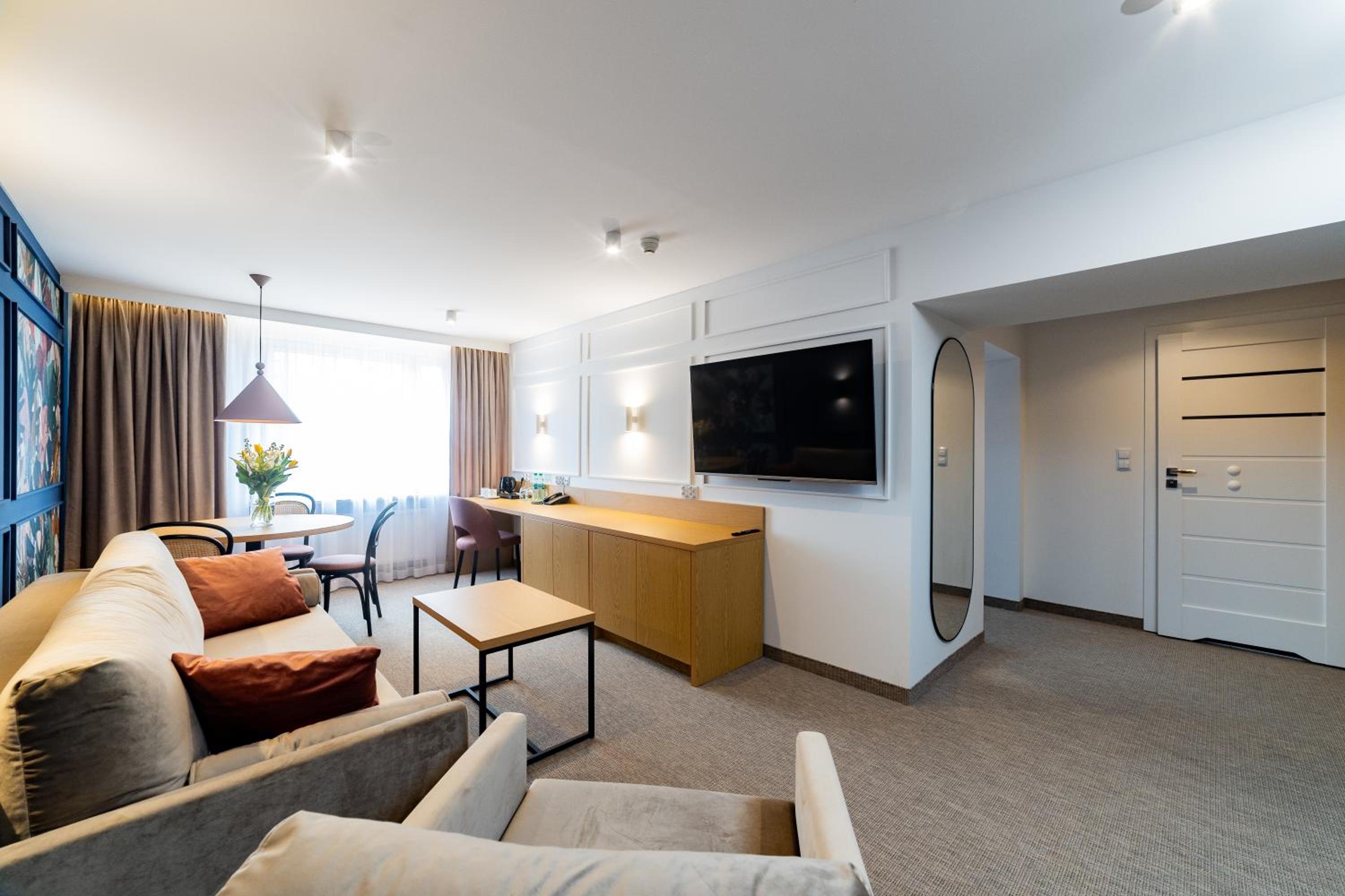Apartment - Photo 4