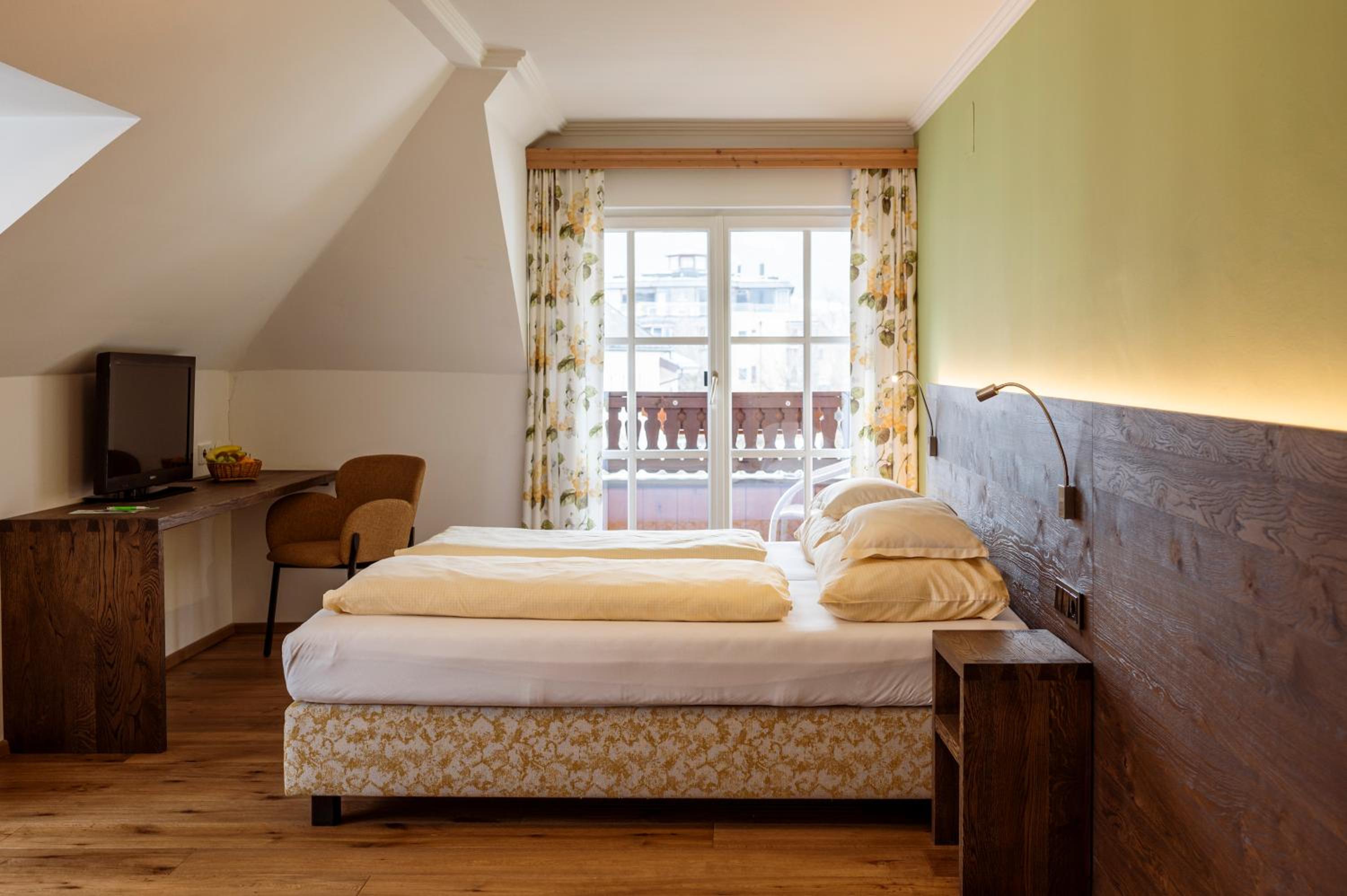 Deluxe Double Room With Balcony photo 1