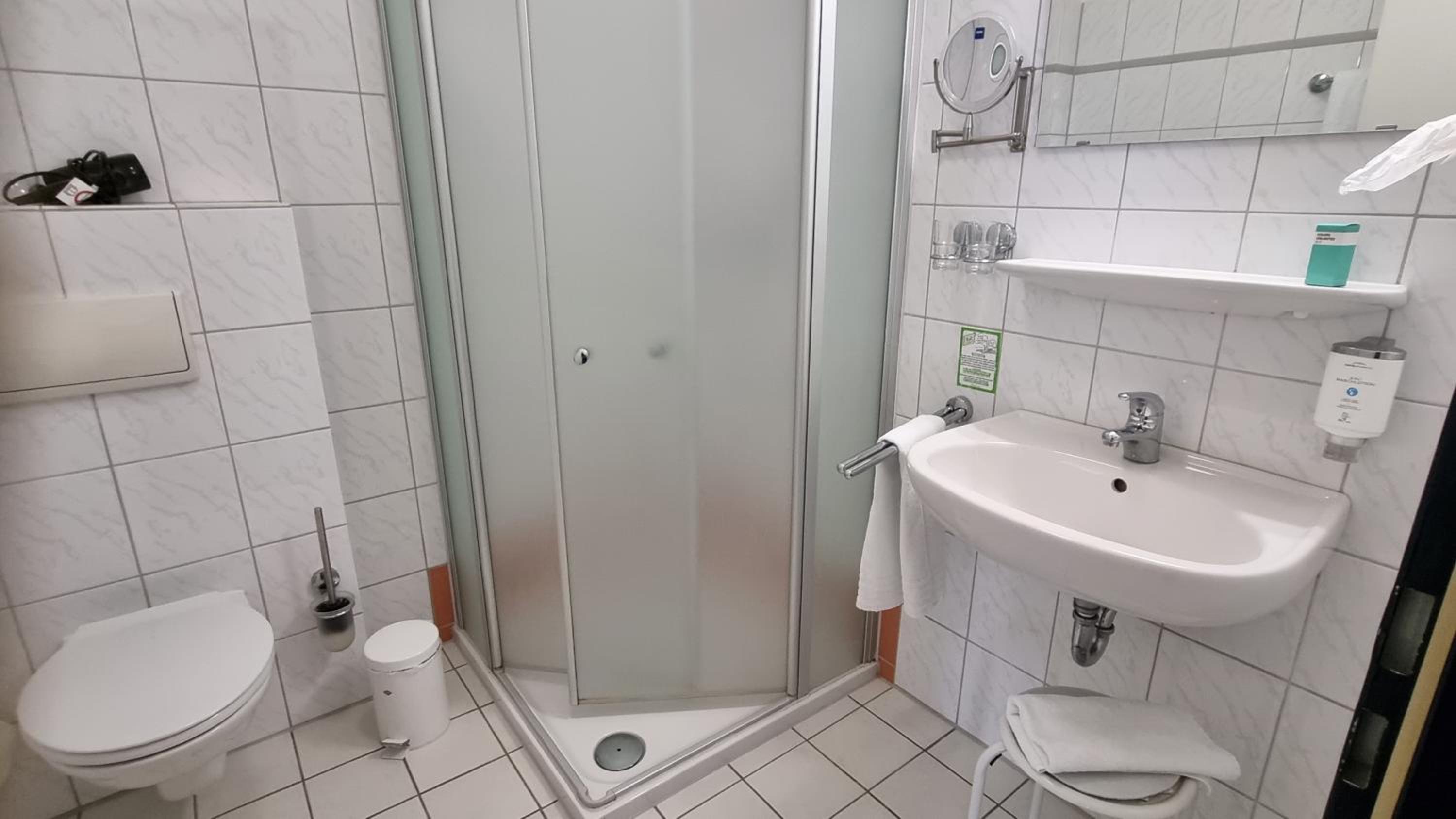 Standard Double Room - Photo 2