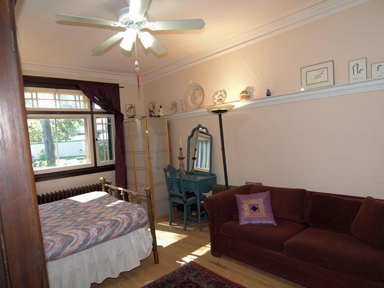 Double Room with Shared Bathroom photo 1