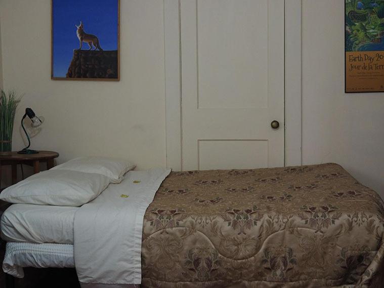 Double Room with Shared Bathroom photo 3