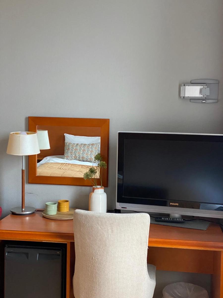 Double or Twin Room photo 3