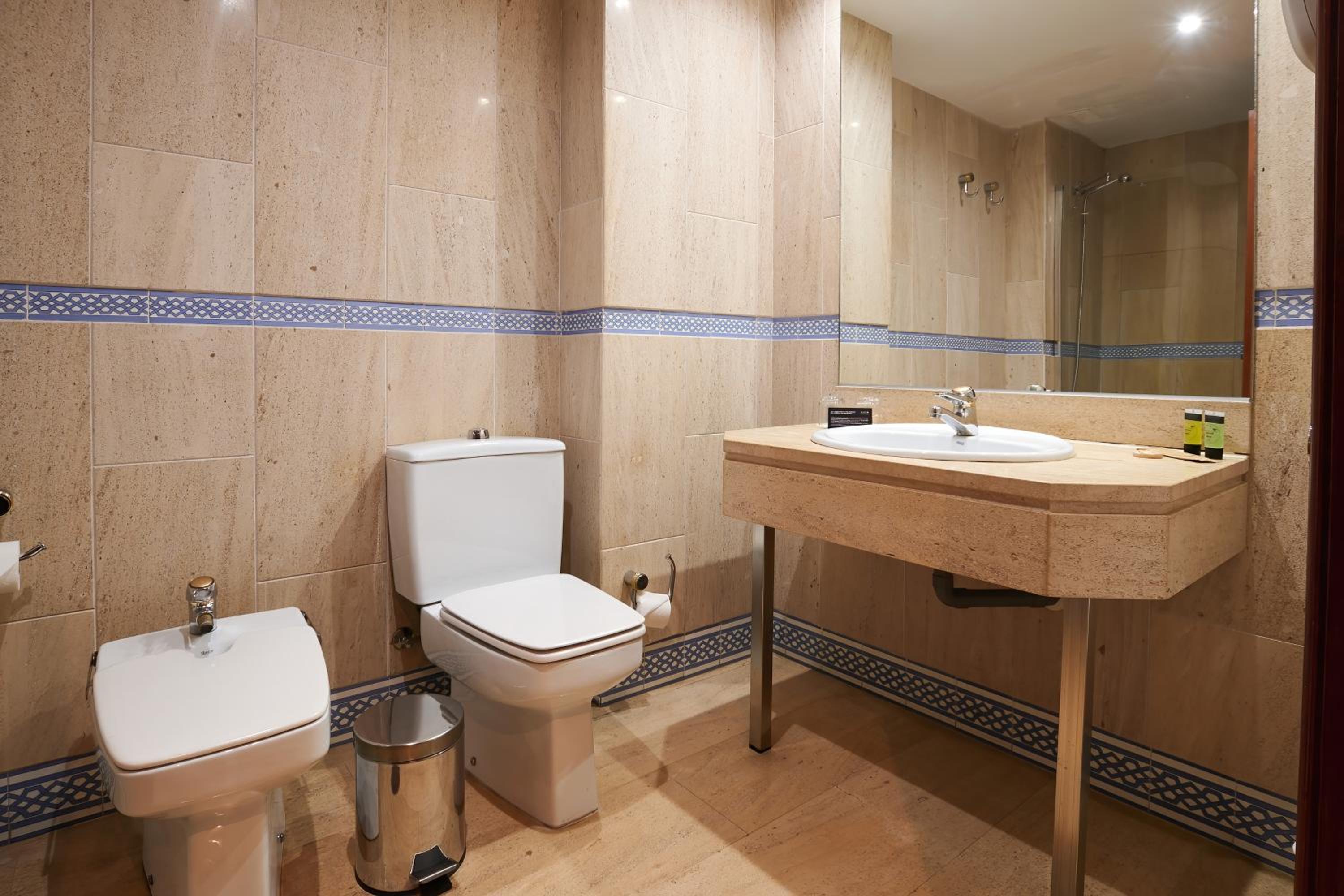 Triple Room with Parking - Photo 3