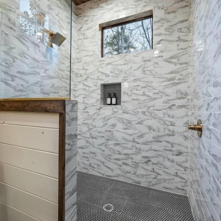 Four-Bedroom House photo 3
