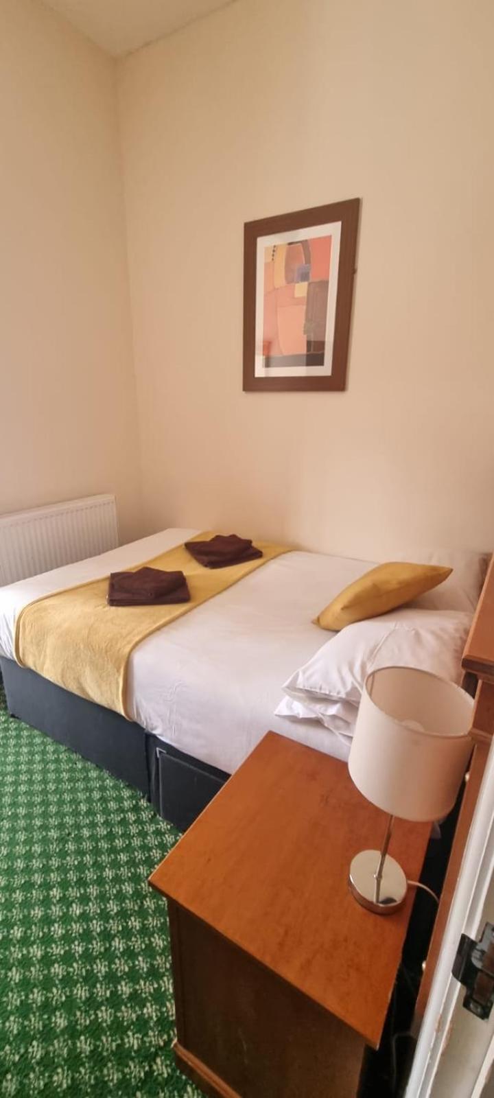 Double Room - Photo 5