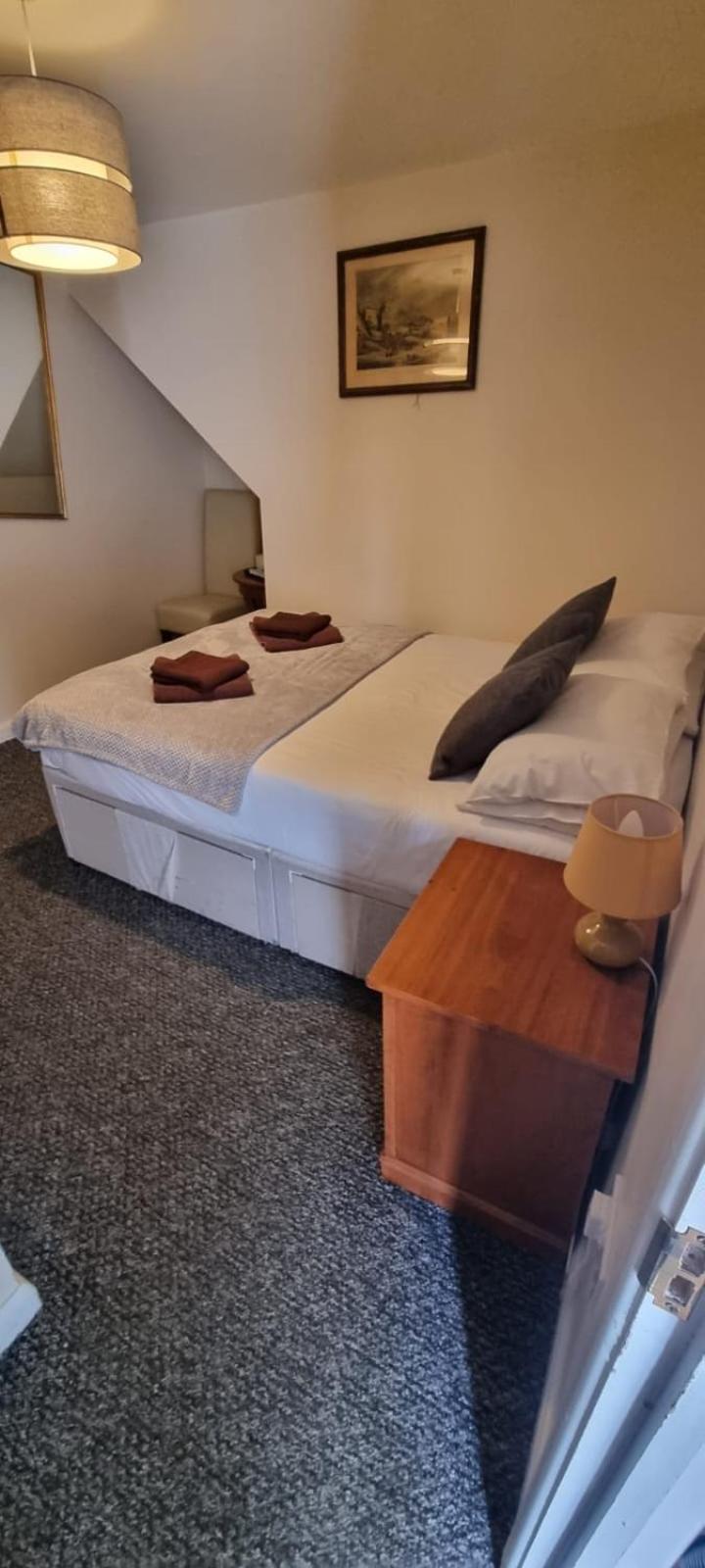Double Room - Photo 6