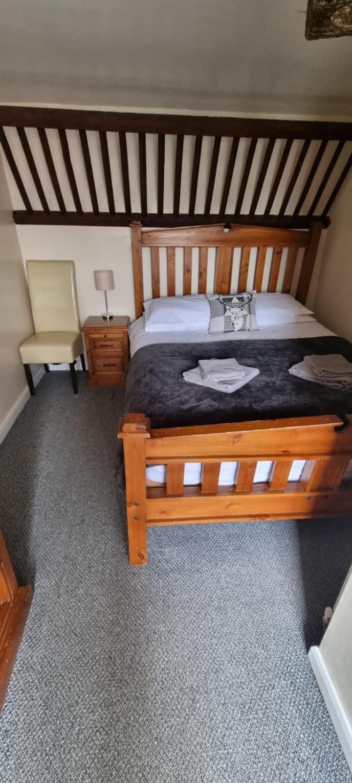 Double Room - Photo 7