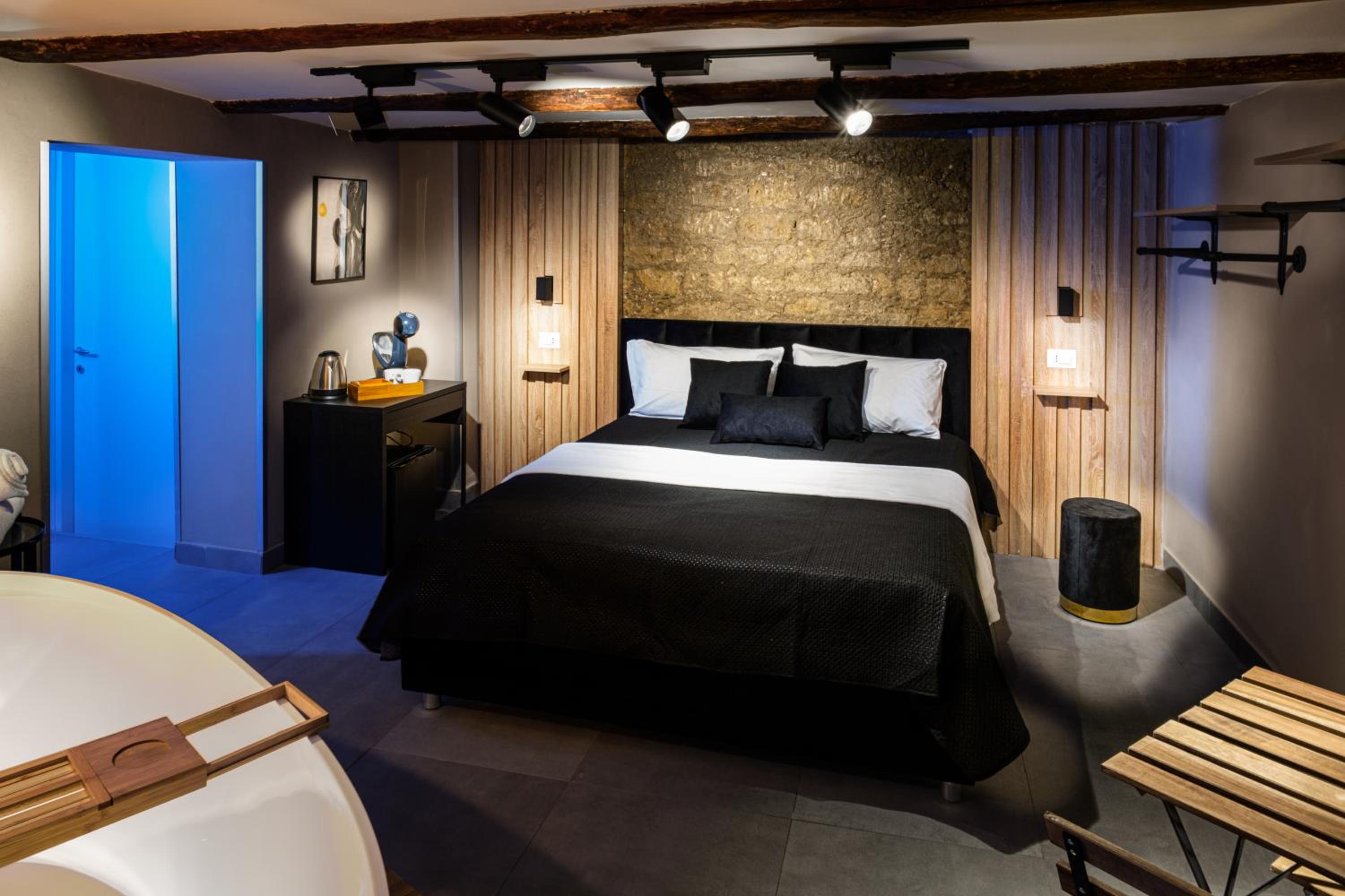 Deluxe Double Room with Bath