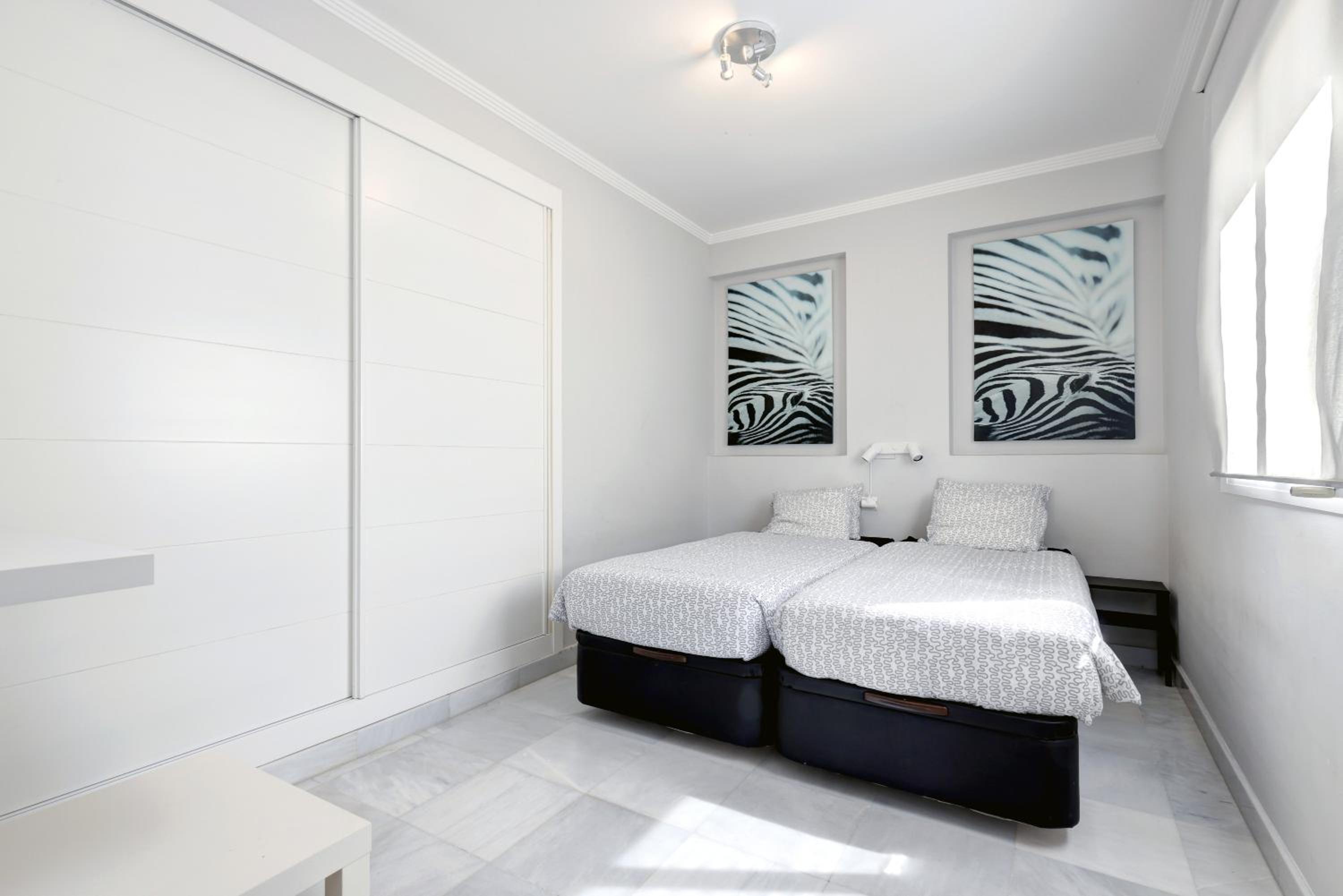 Two-Bedroom Deluxe Apartment with Garden View photo 2