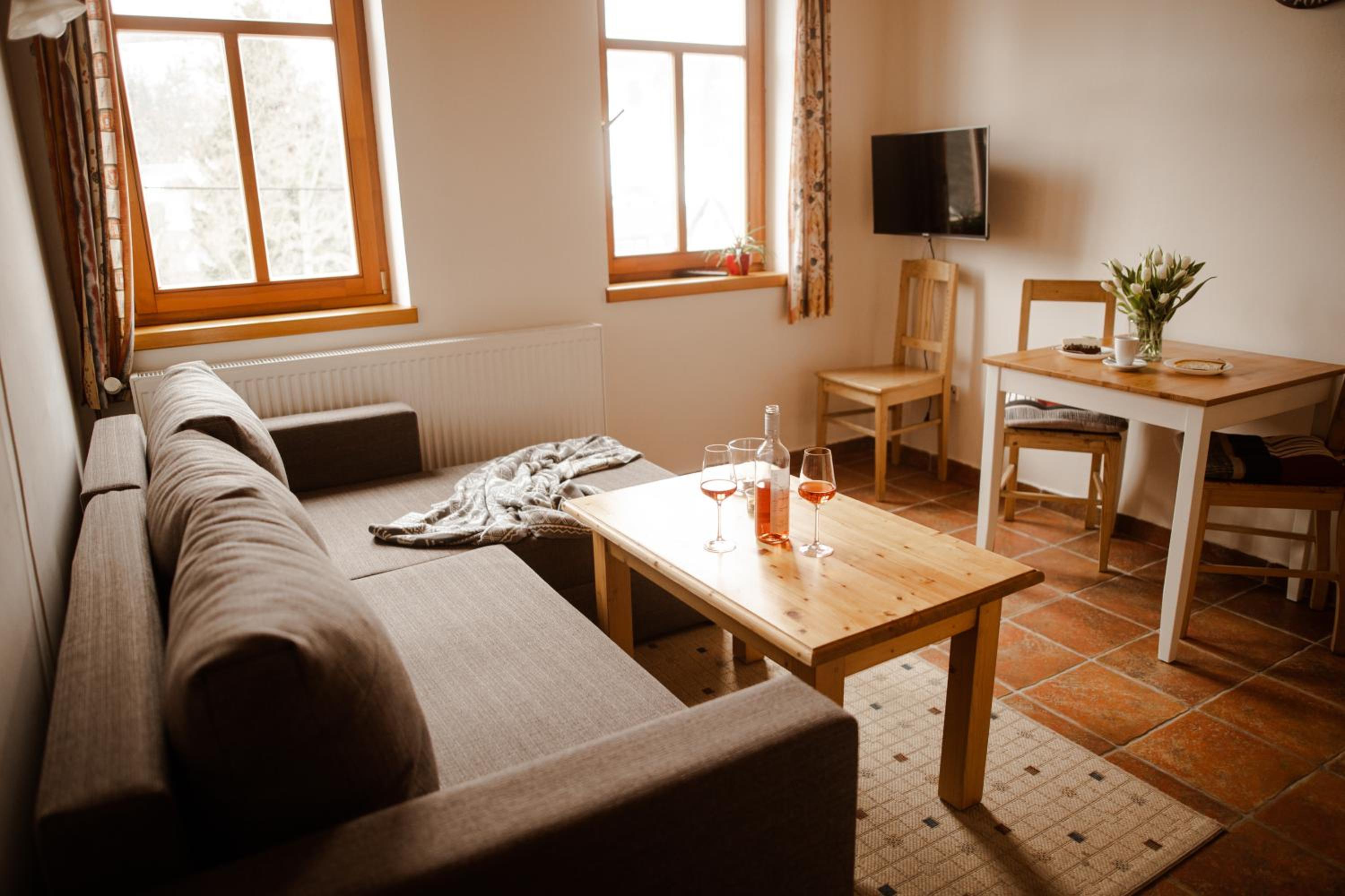 One-Bedroom Apartment photo 2