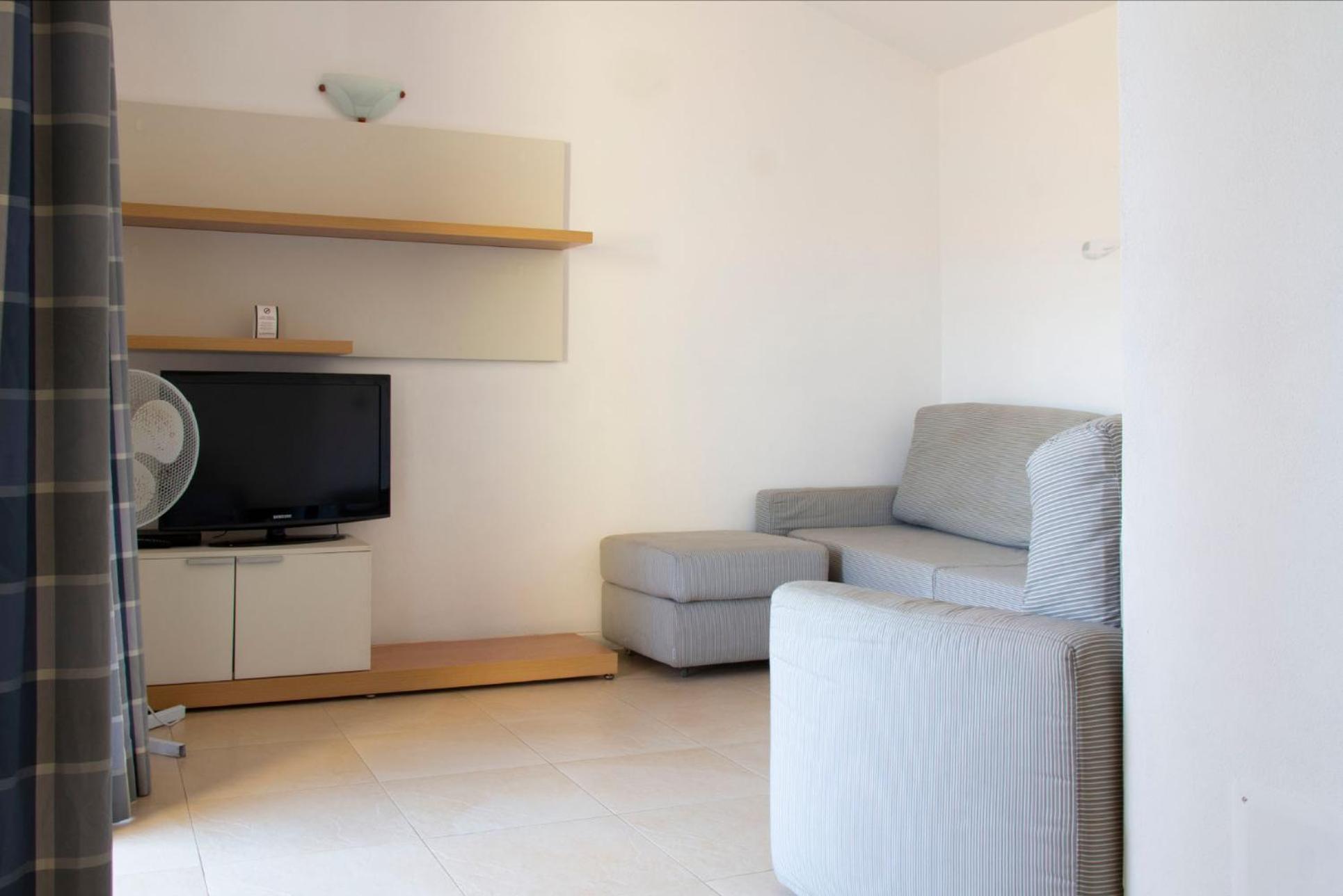 Two-Bedroom Apartment - Photo 2