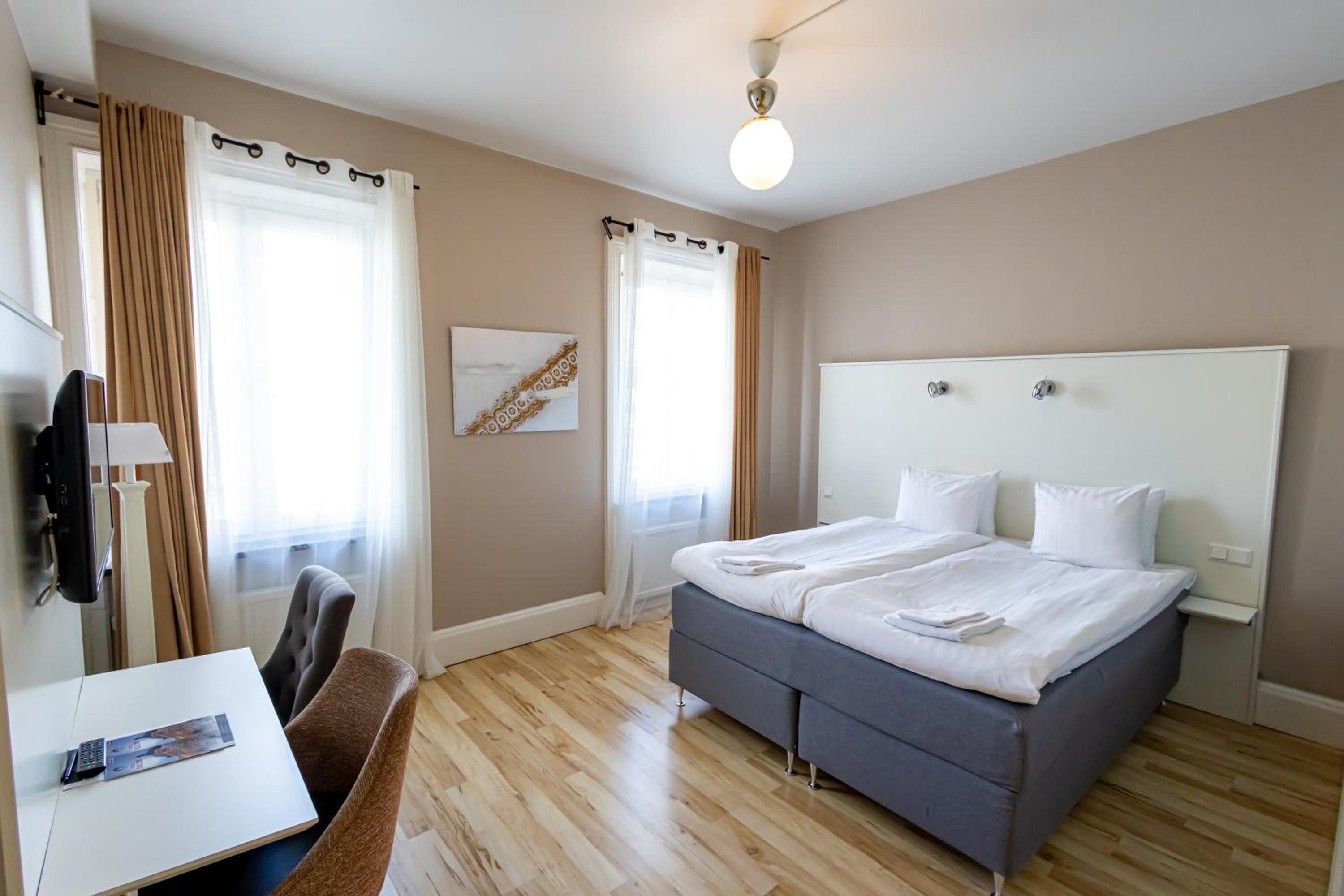 Double Room - Photo 5