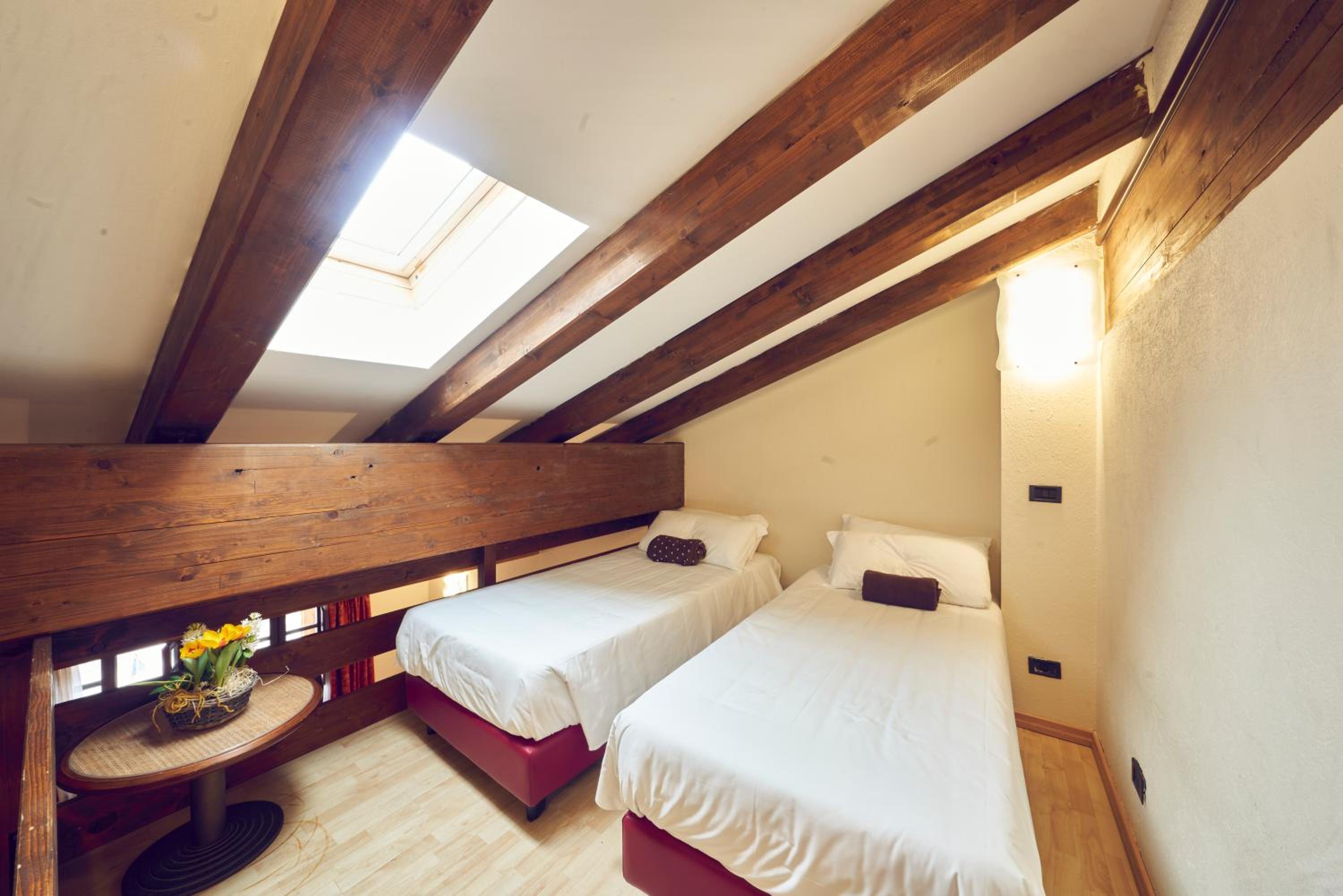 Standard Quadruple Room - Photo 4