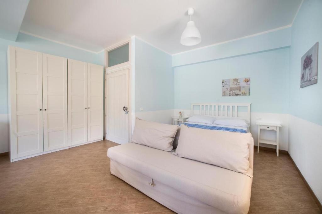 Studio Apartment photo 1