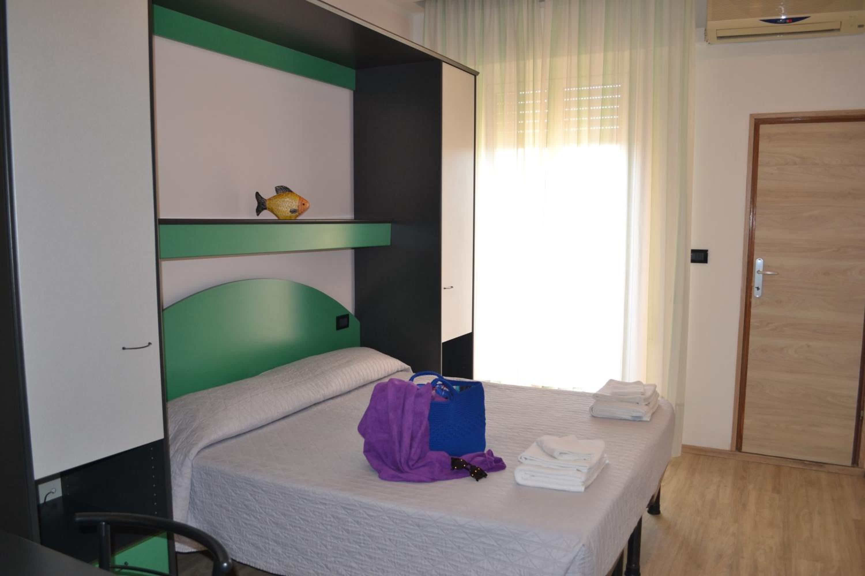 Double or Twin Room - Photo 4