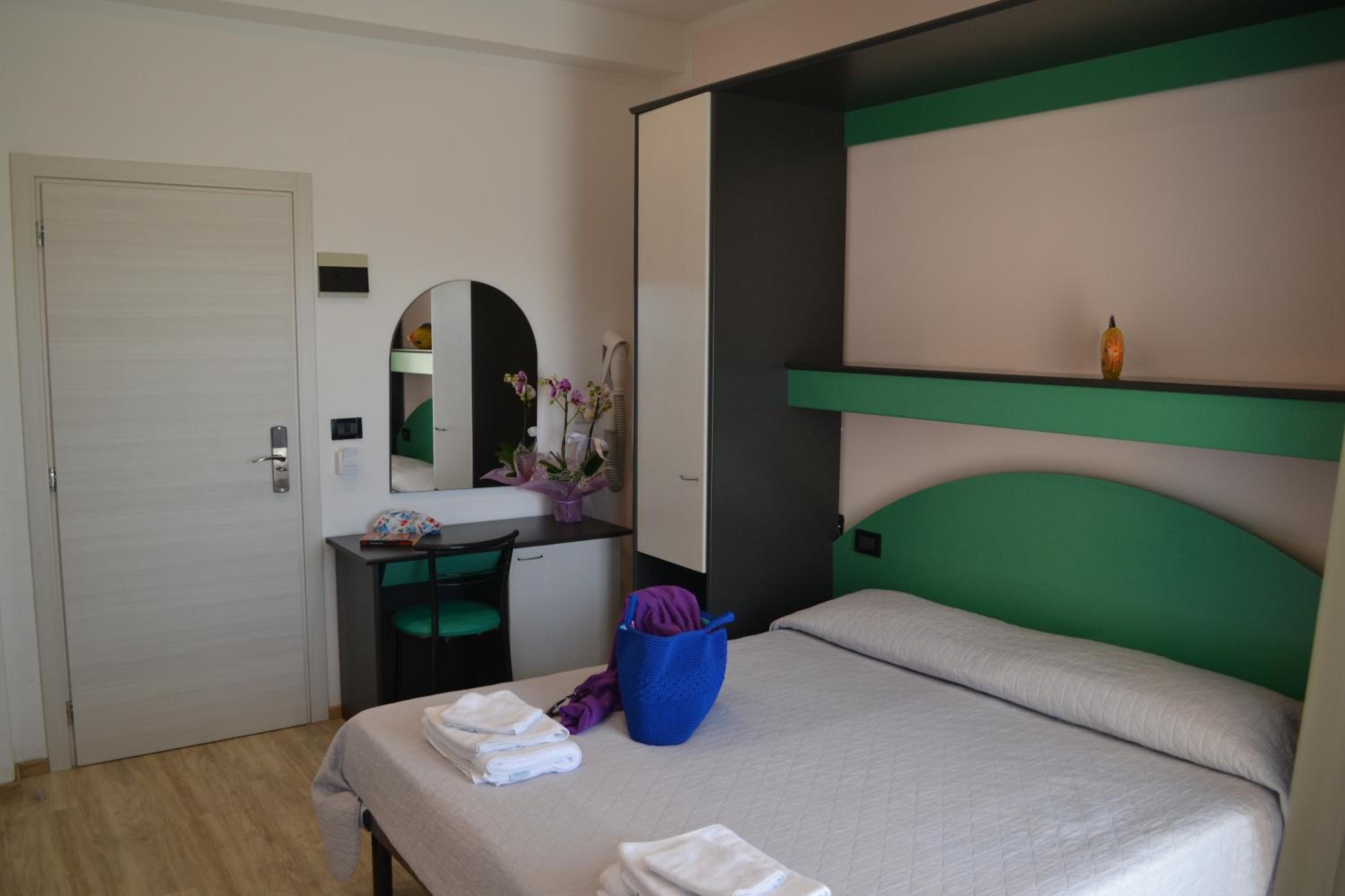 Double or Twin Room - Photo 2