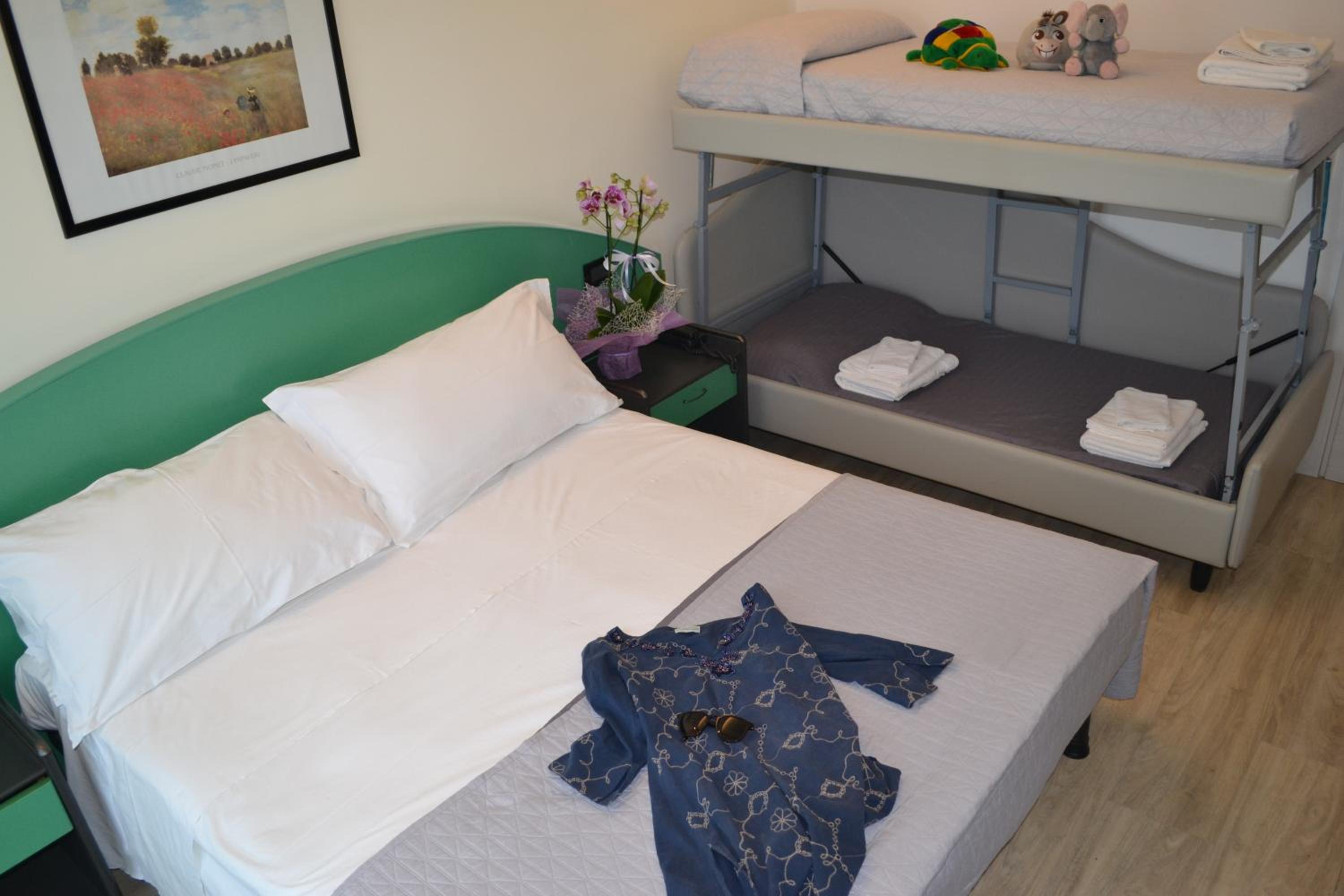 Quadruple Room - Photo 2