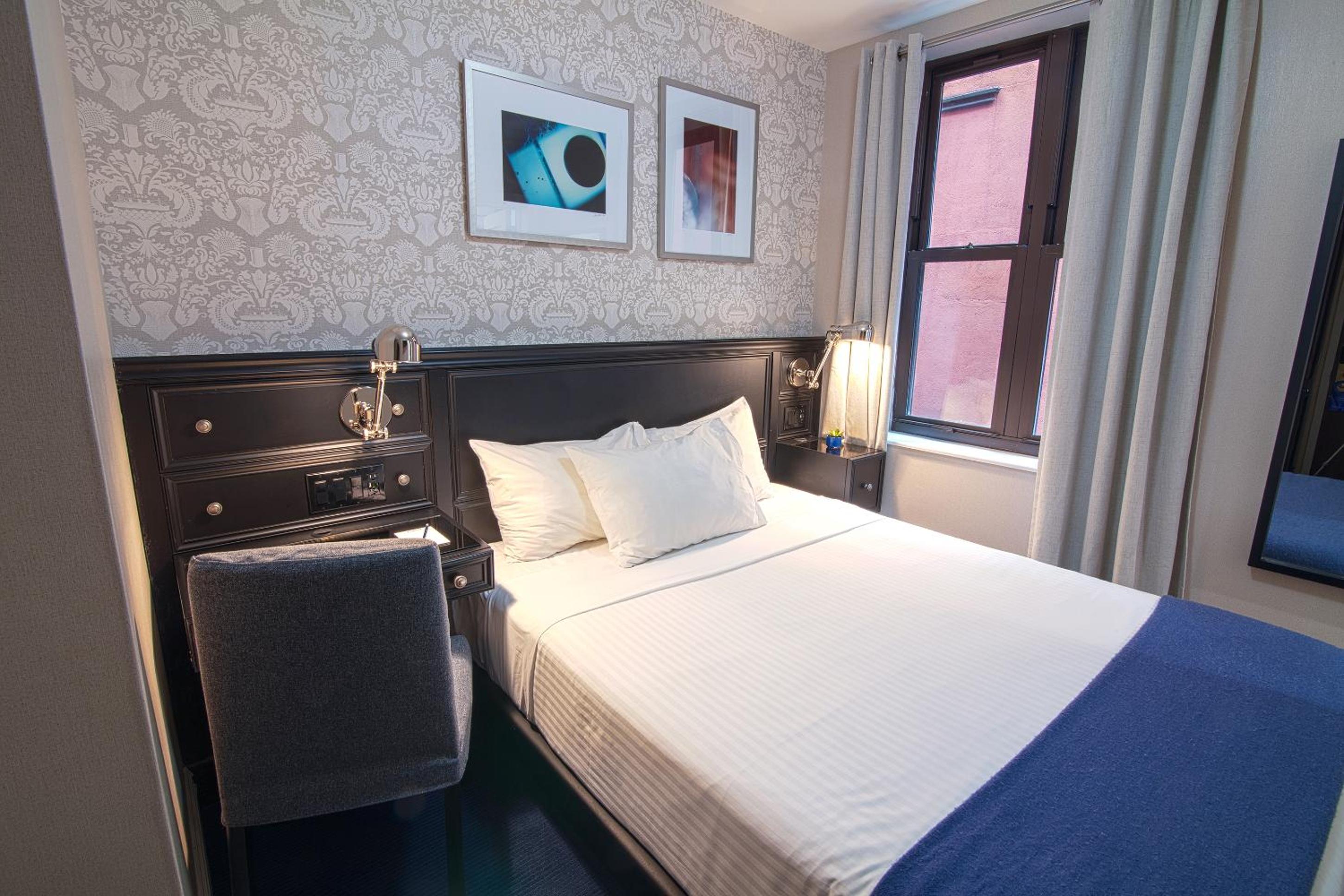 Studio 1 Queen Bed