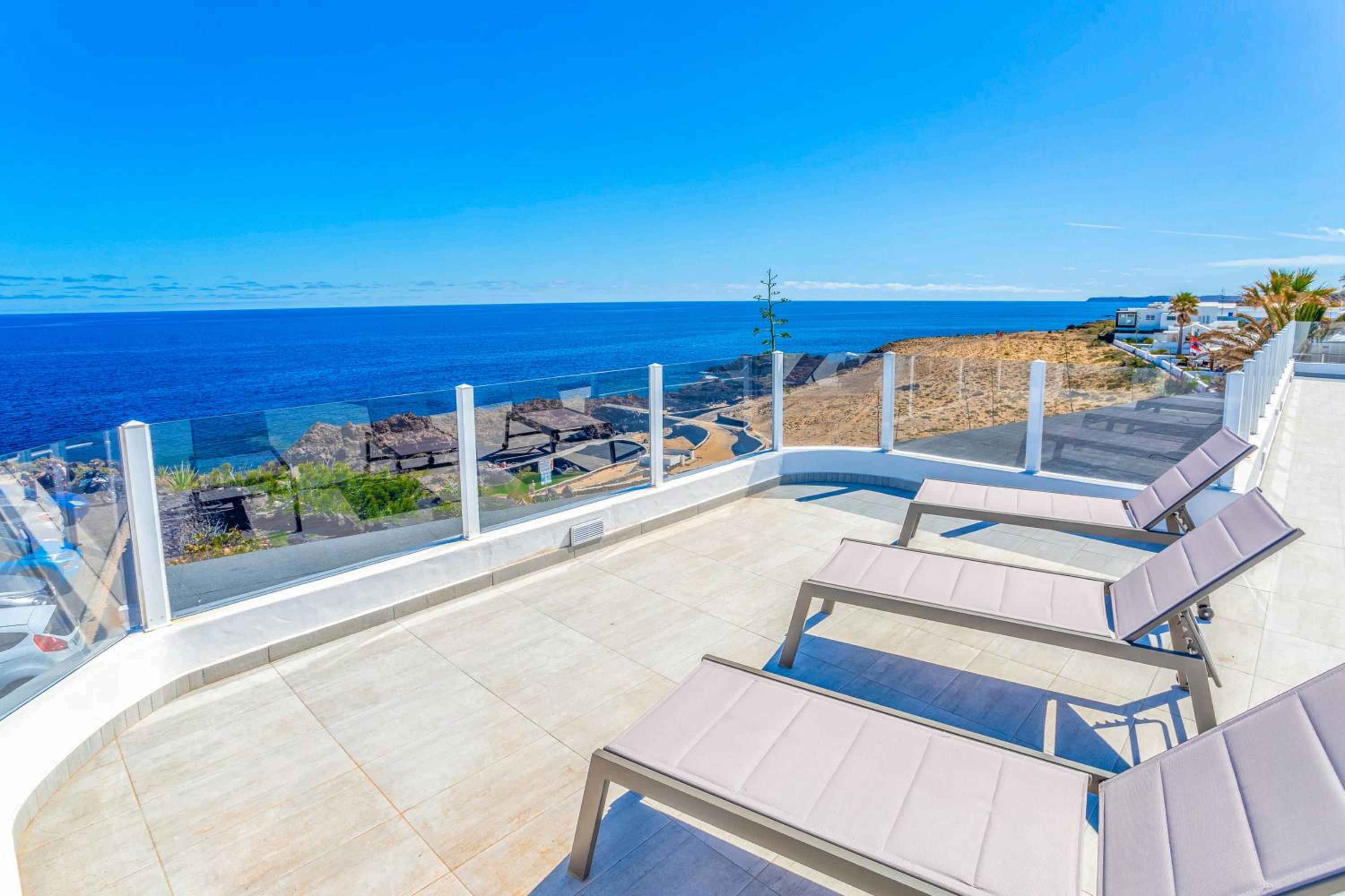 Villa photo 2