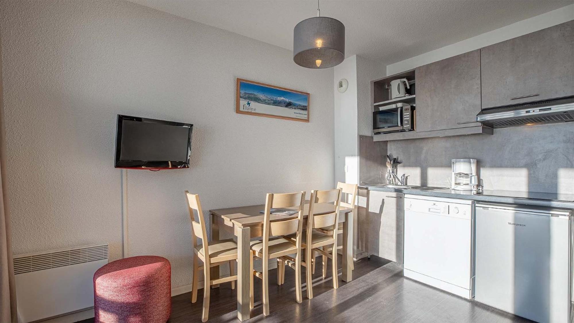 One-Bedroom Apartment (4 Adults) photo 3
