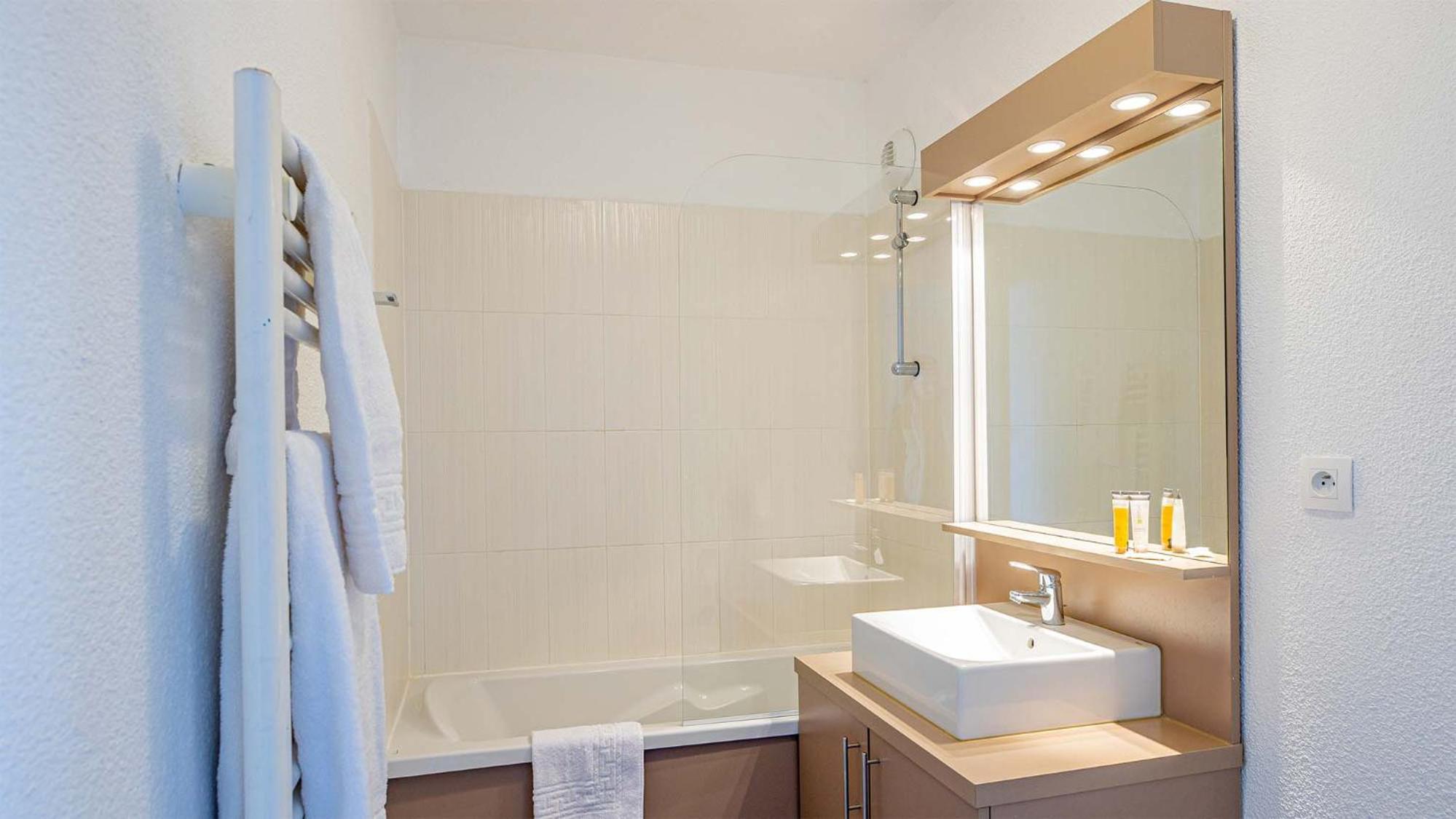 Three-Bedroom Apartment (8 Adults) photo 3