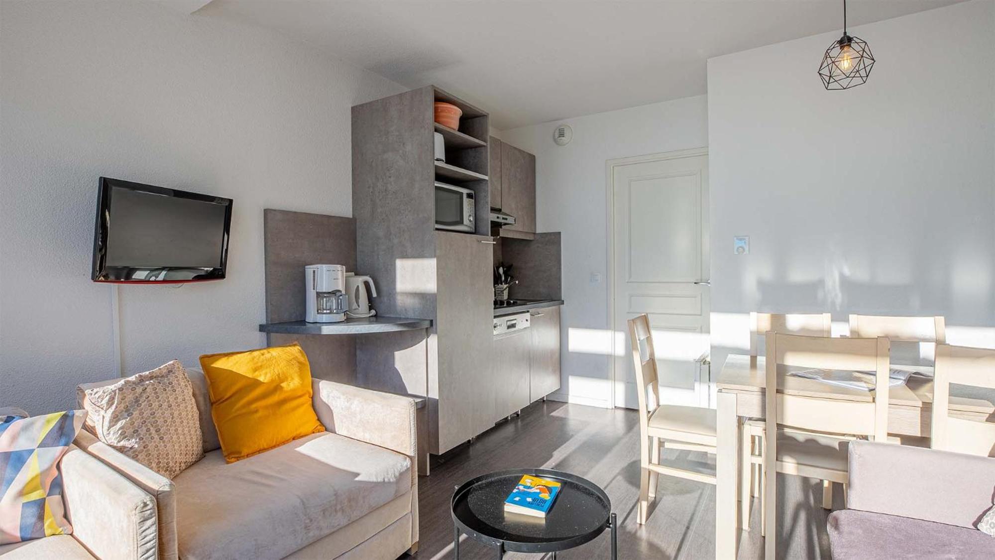 Duplex Two-Bedroom Apartment (6 Adults) photo 2