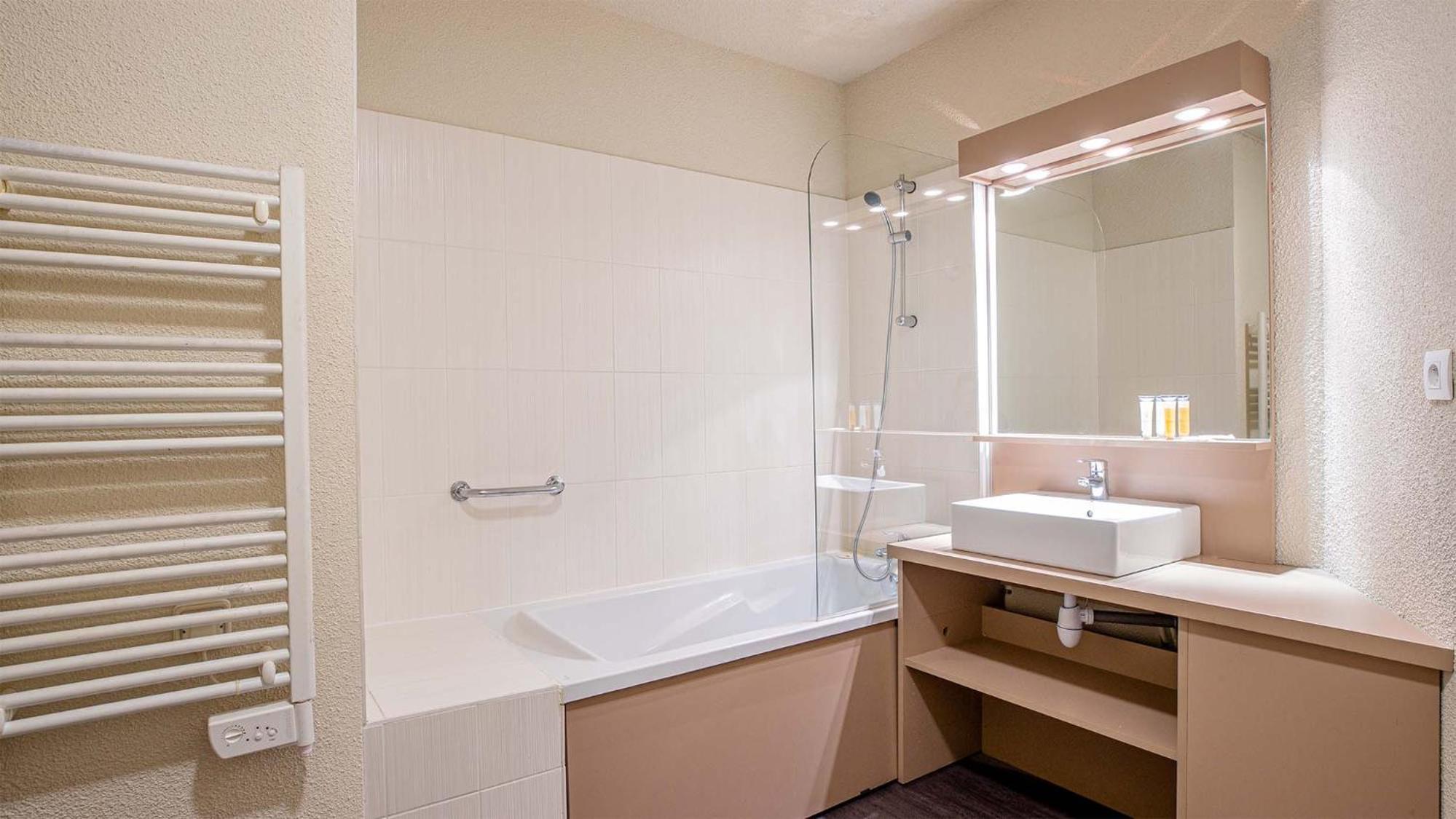 Three-Bedroom Apartment (10 Adults) photo 2