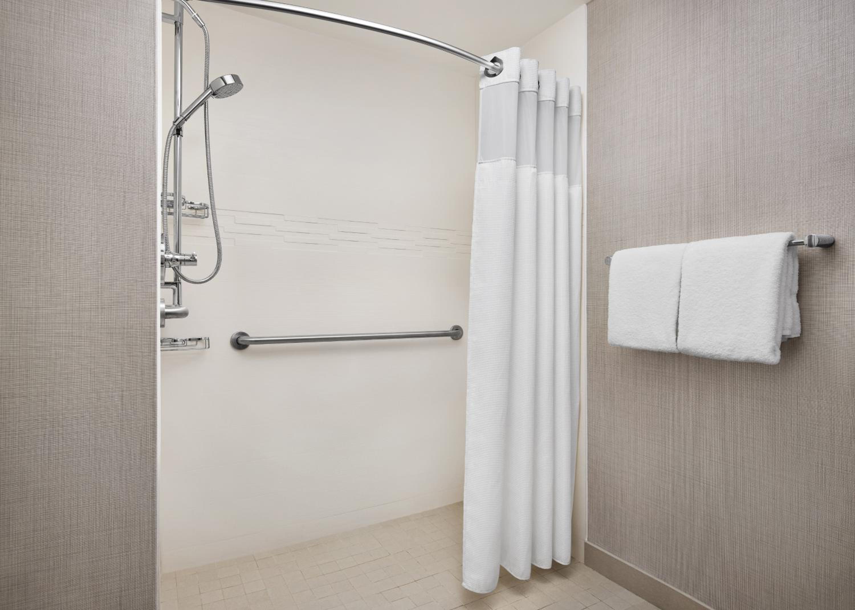 Studio Suite with Sofa Bed and Roll-in Shower - Mobility Accessible