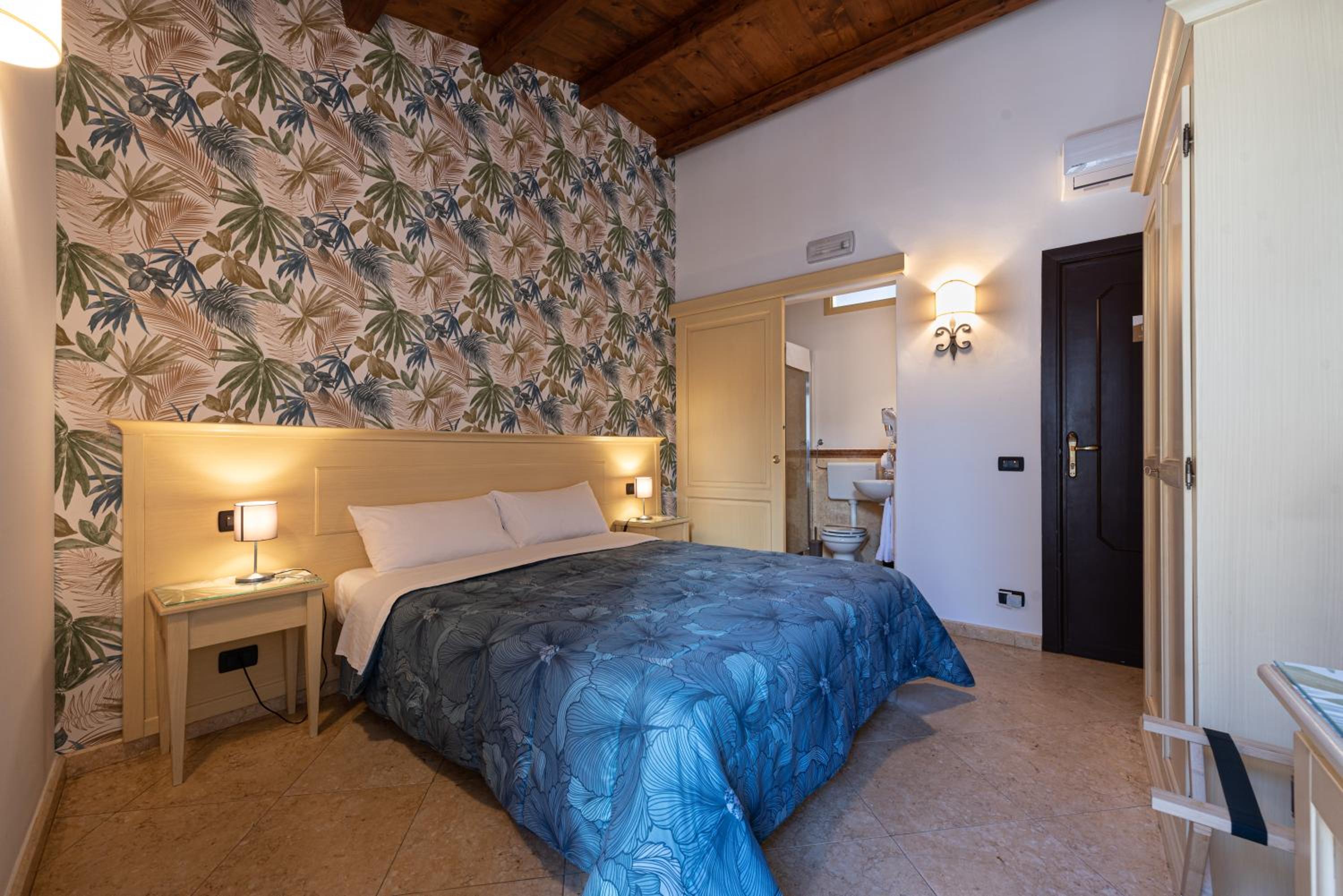 Large Double Room