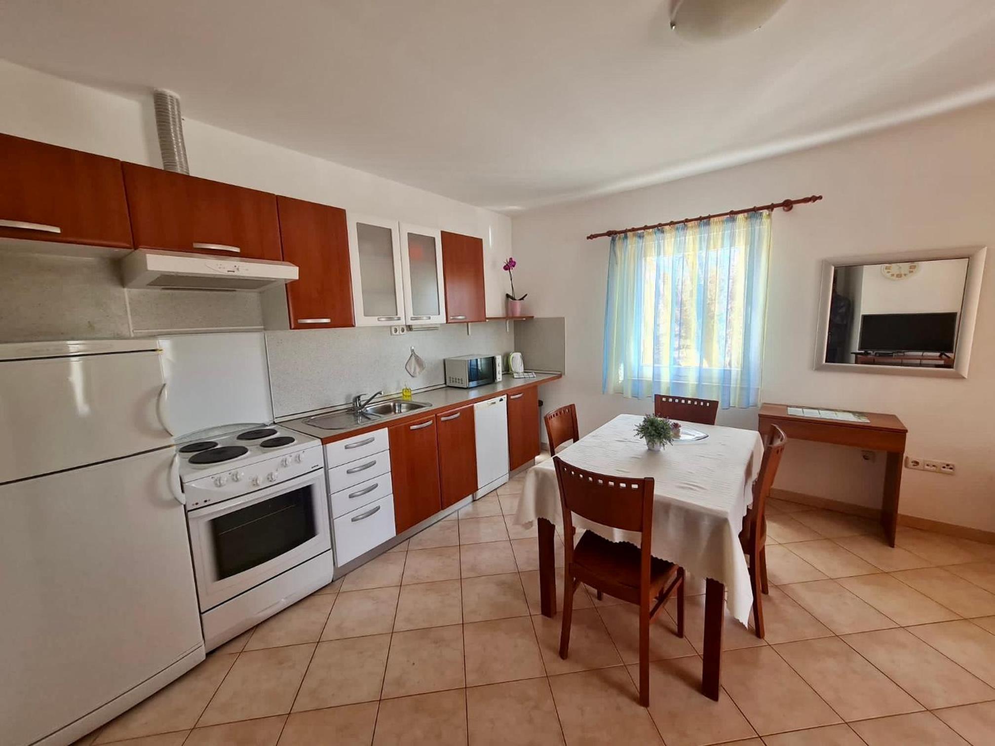 One-Bedroom Apartment with Sea View - Photo 4