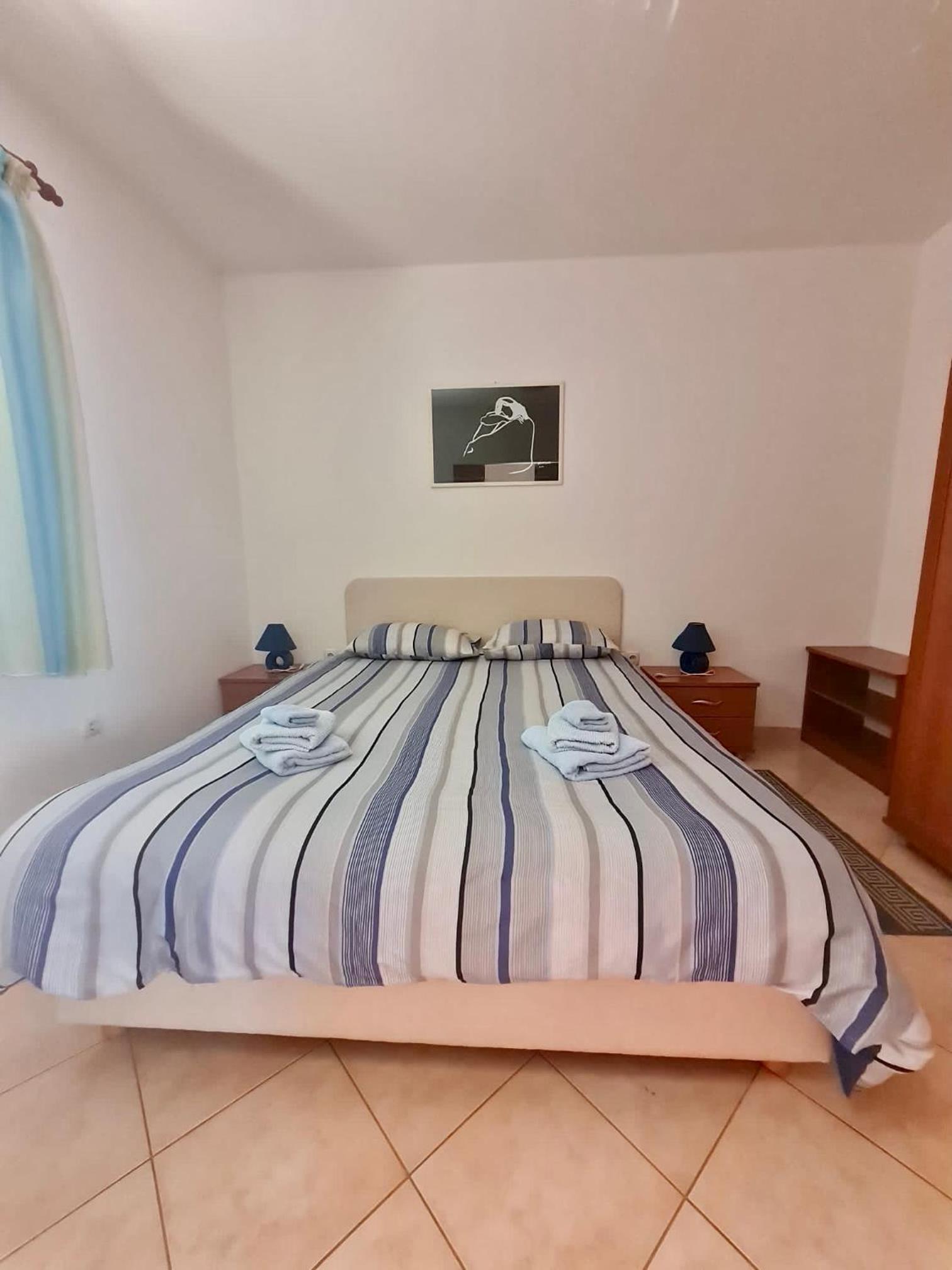 One-Bedroom Apartment with Sea View - Photo 1