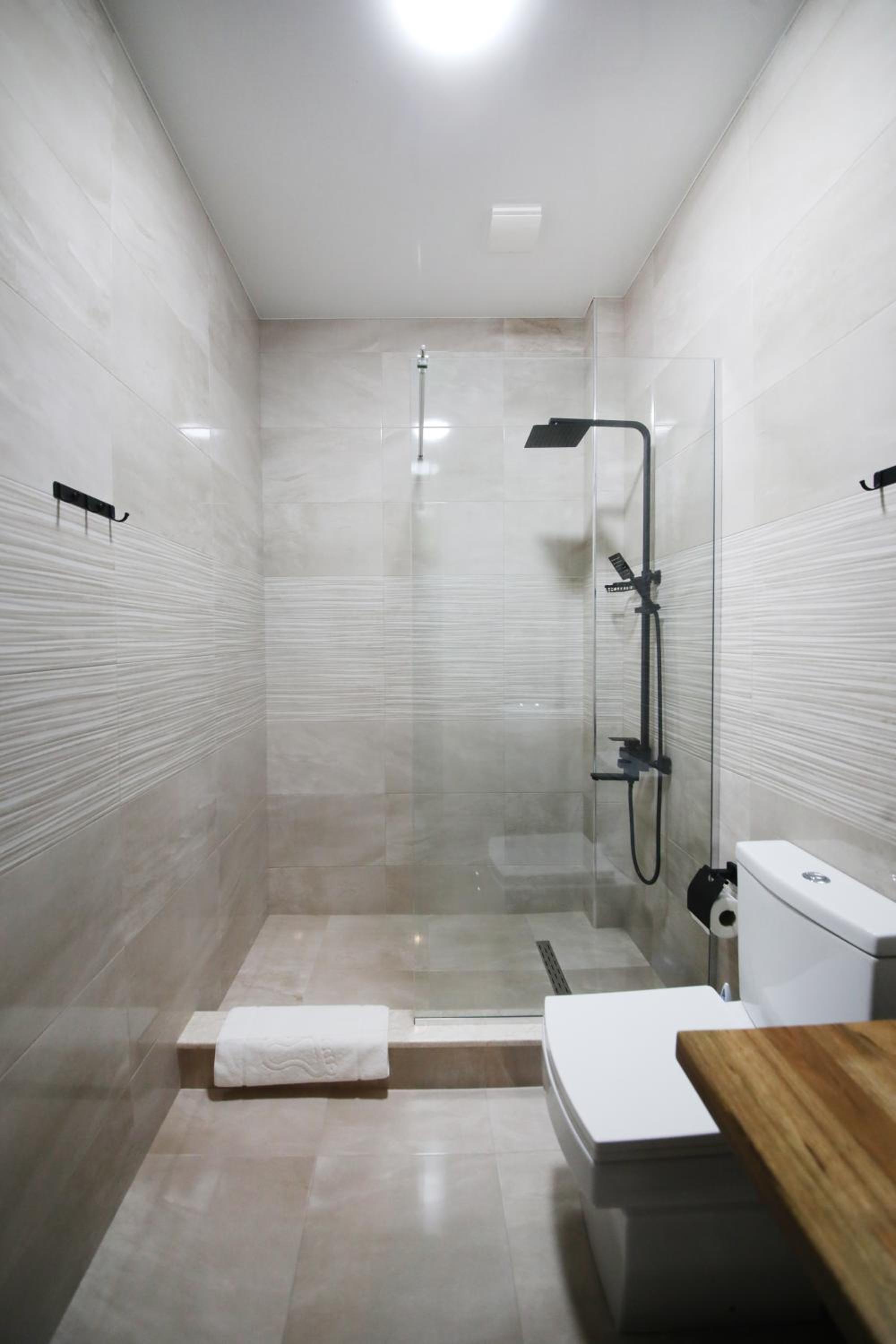 Double Room with Balcony - Photo 4